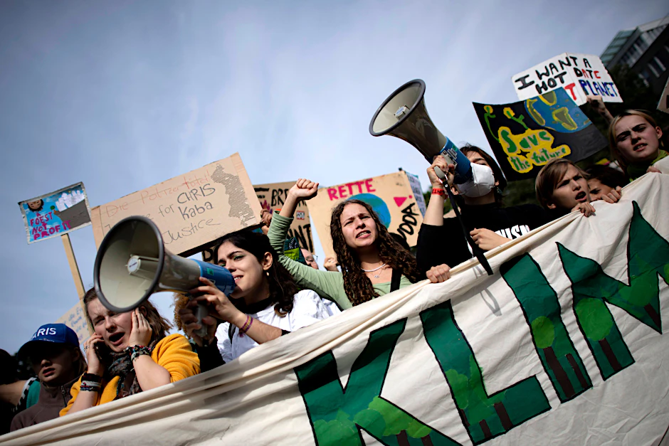 Schülerinnen und Schüler der weltweiten Bewegung Fridays for Future in Berlin