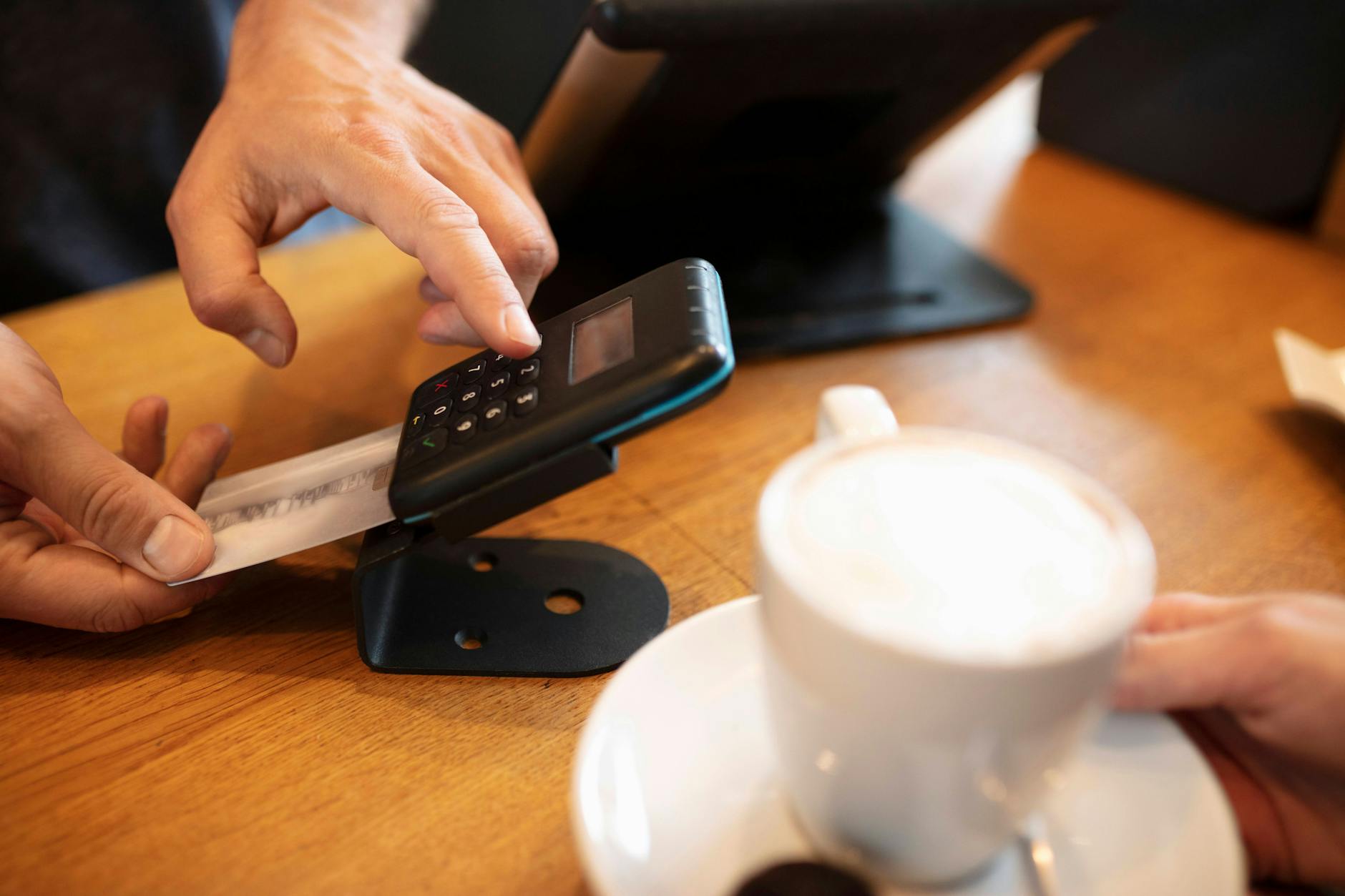 Zahlen mit Karte – bei Gravis geht es nicht mehr anders.