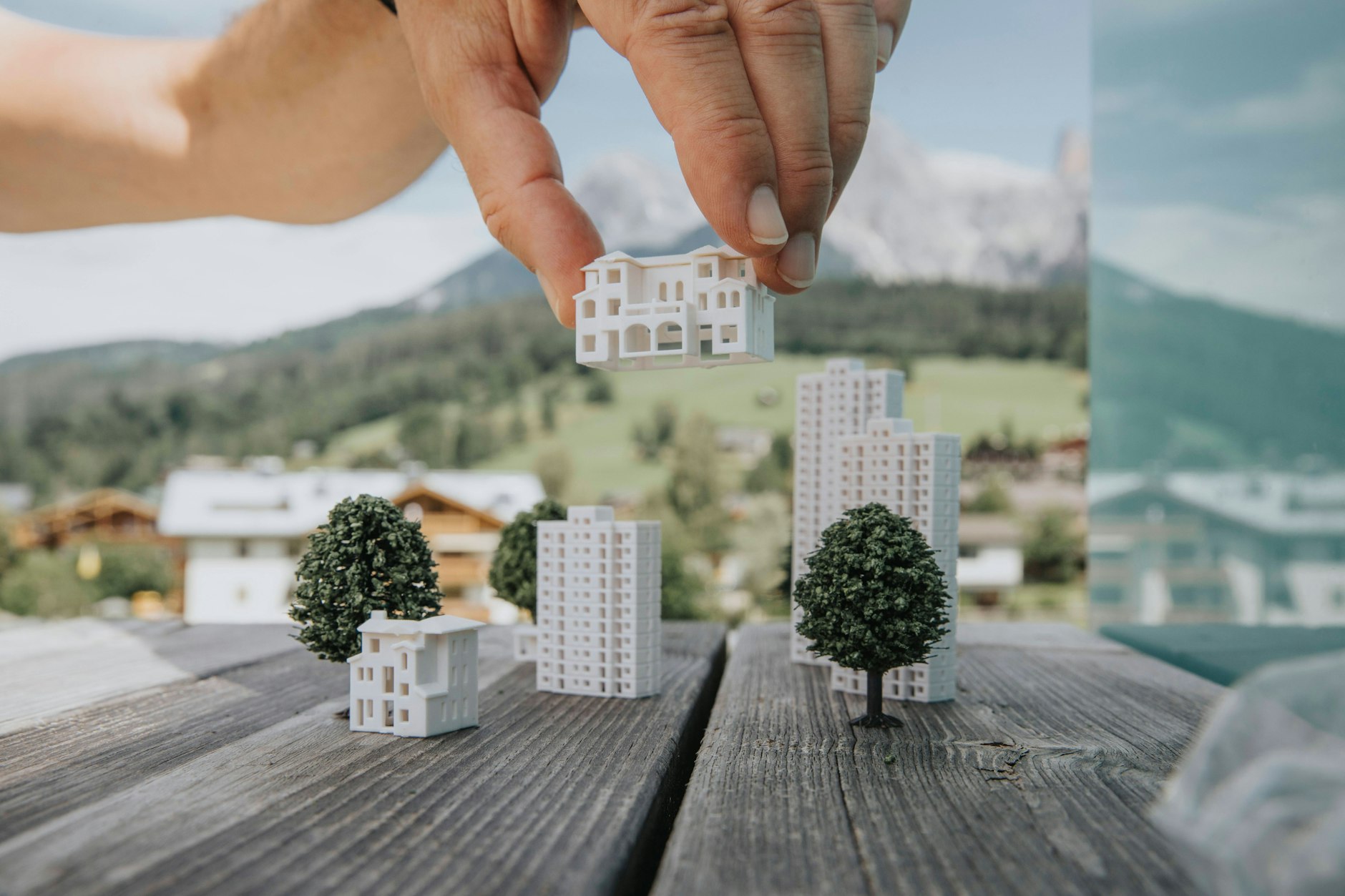 Eine Immobilie in der Hand haben. 