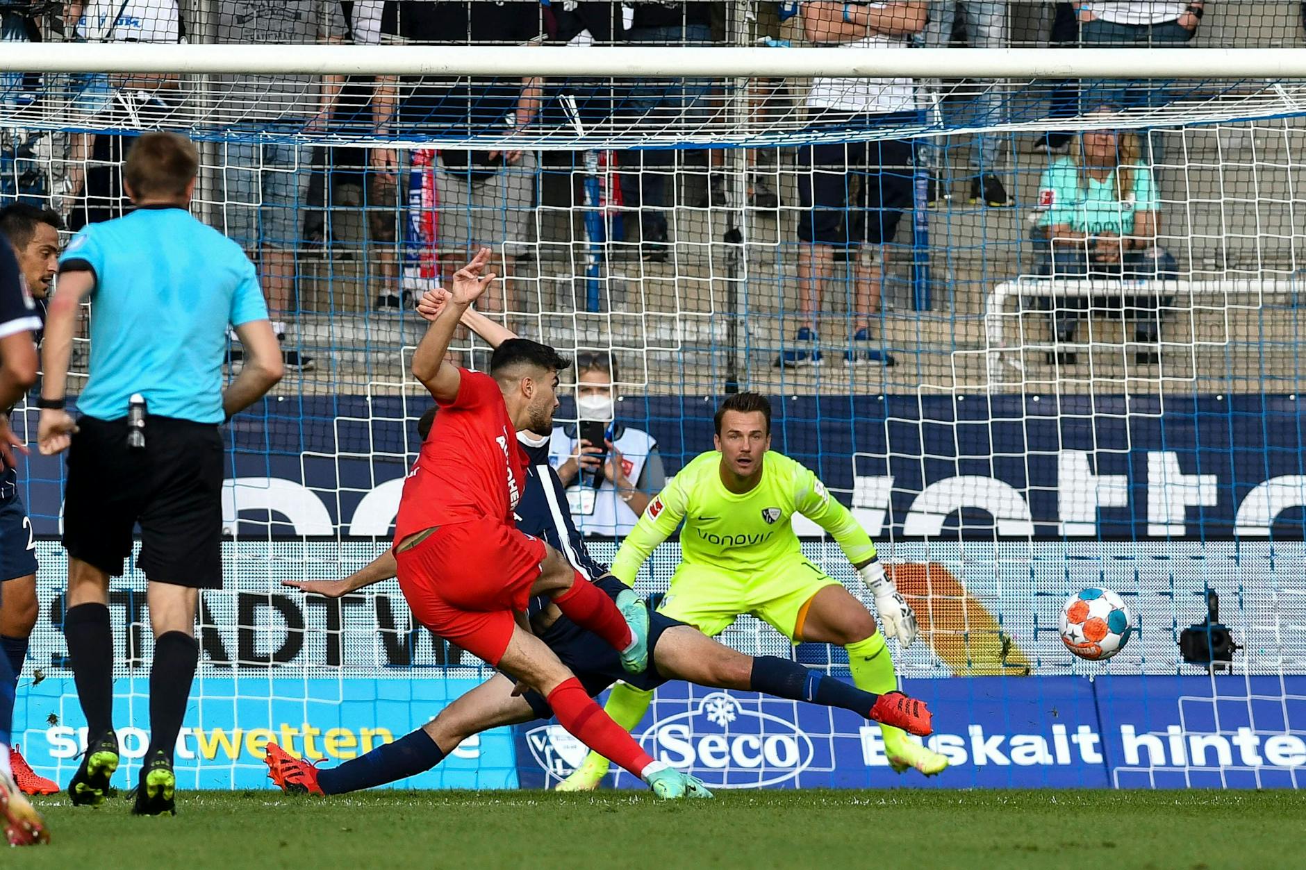 Aus der zweiten Reihe ins Glück: Suat Serdar traf für Hertha BSC beim letzten Duell beim VfL Bochum zum 1:0. 