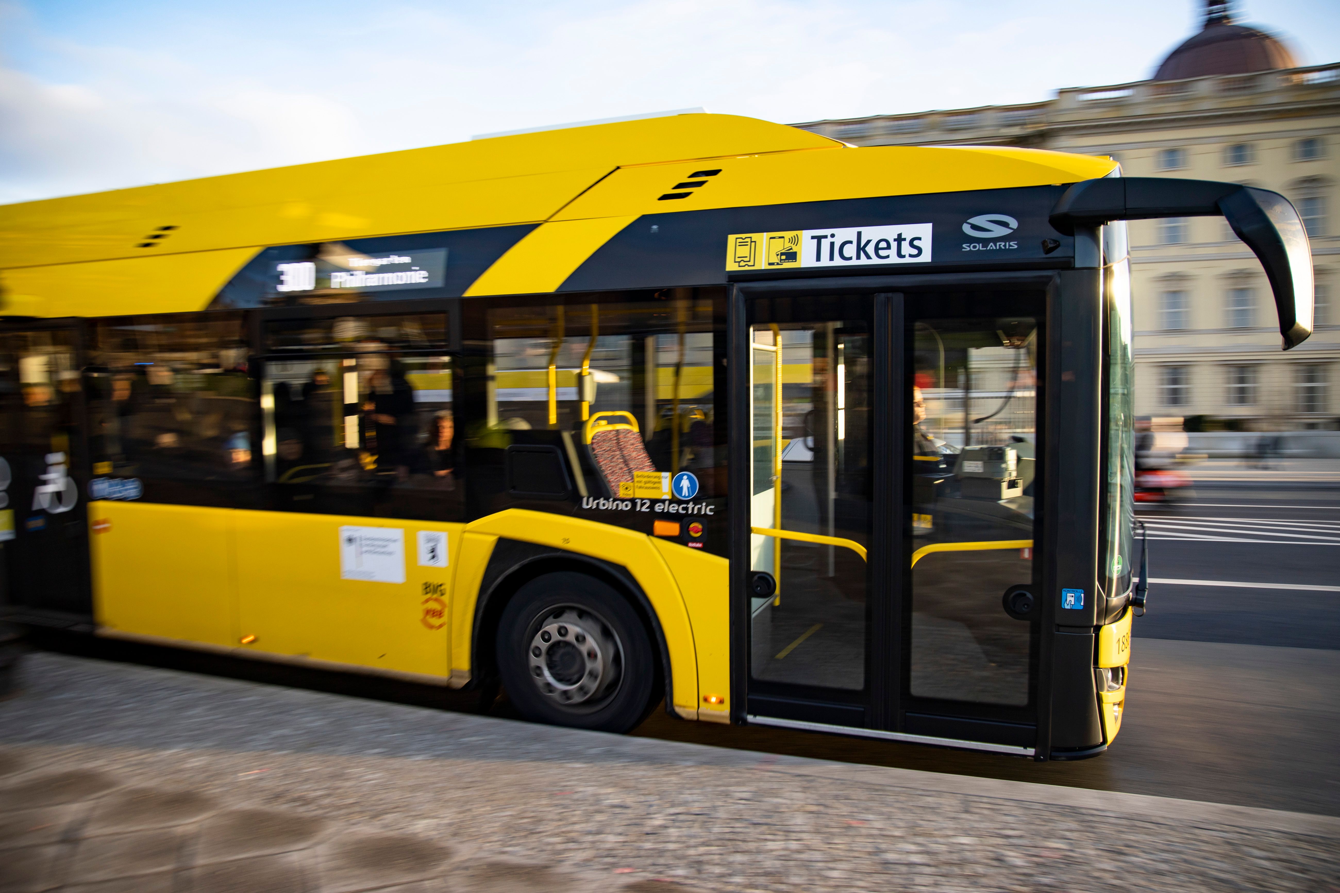 BVG: Bargeldzahlung In Bussen Ab Heute Wieder Möglich