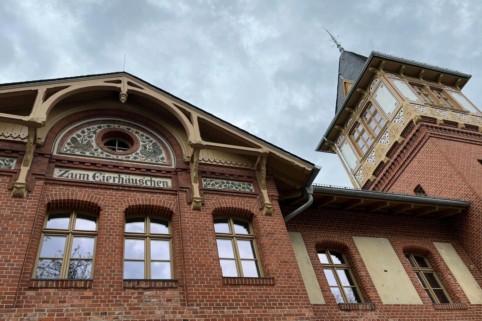 Wieder in alter Pracht: Das Eierhäuschen am Spreeufer wird in dieser Saison als Ausflugslokal wiedereröffnet.