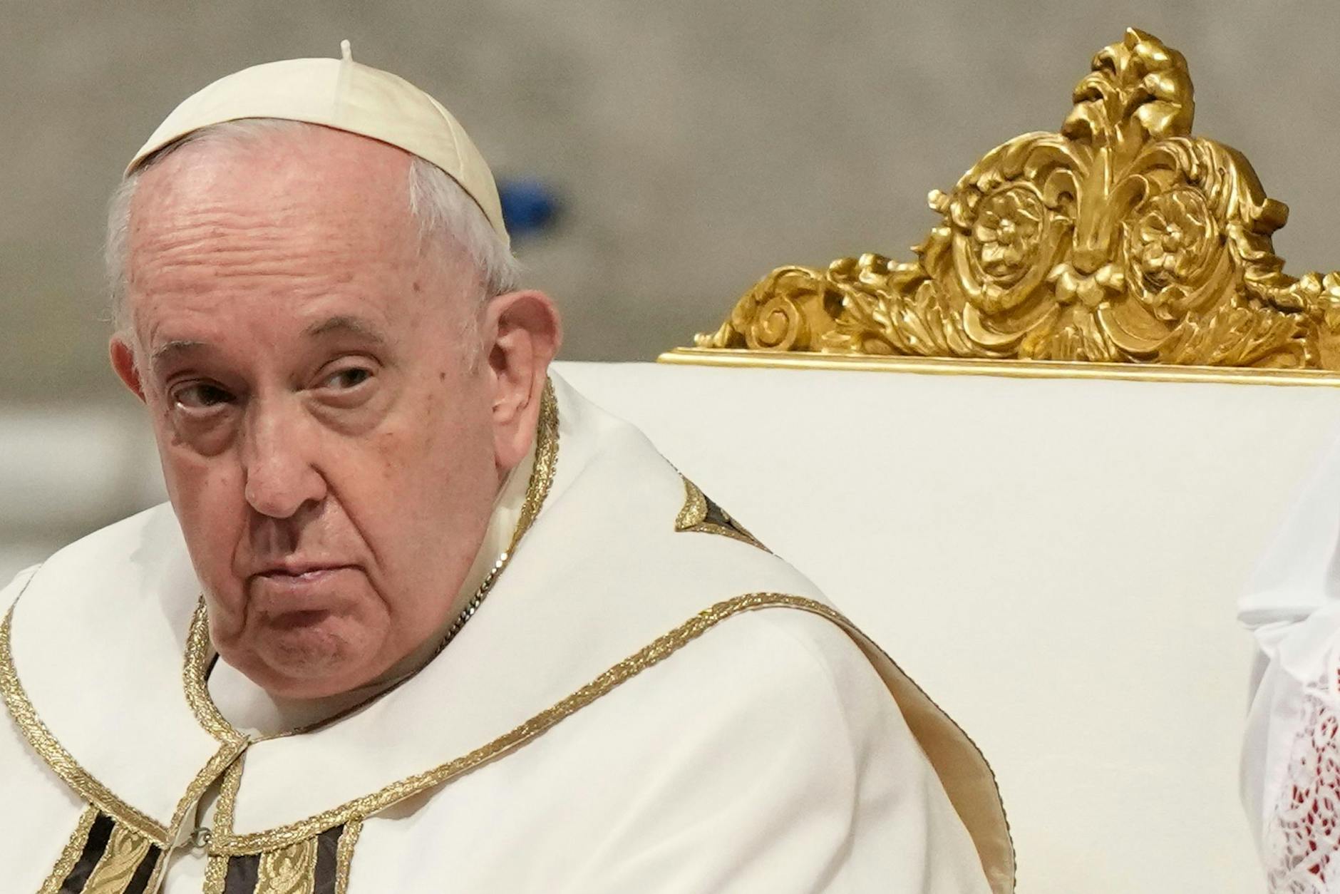 ARCHIV - Seine Afrika-Reise war bereits im vorigen Juli geplant, wurde dann aber wegen seiner Knieleiden verschoben: Papst Franziskus.