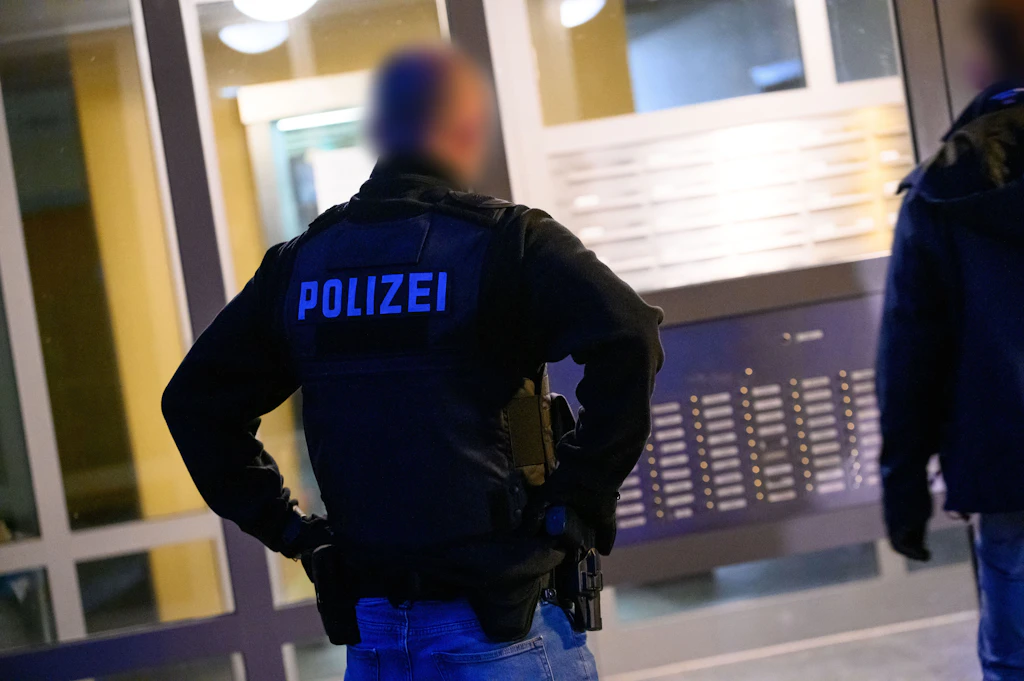 Großeinsatz in Berlin: Polizei-Razzia gegen Kinderpornografie
