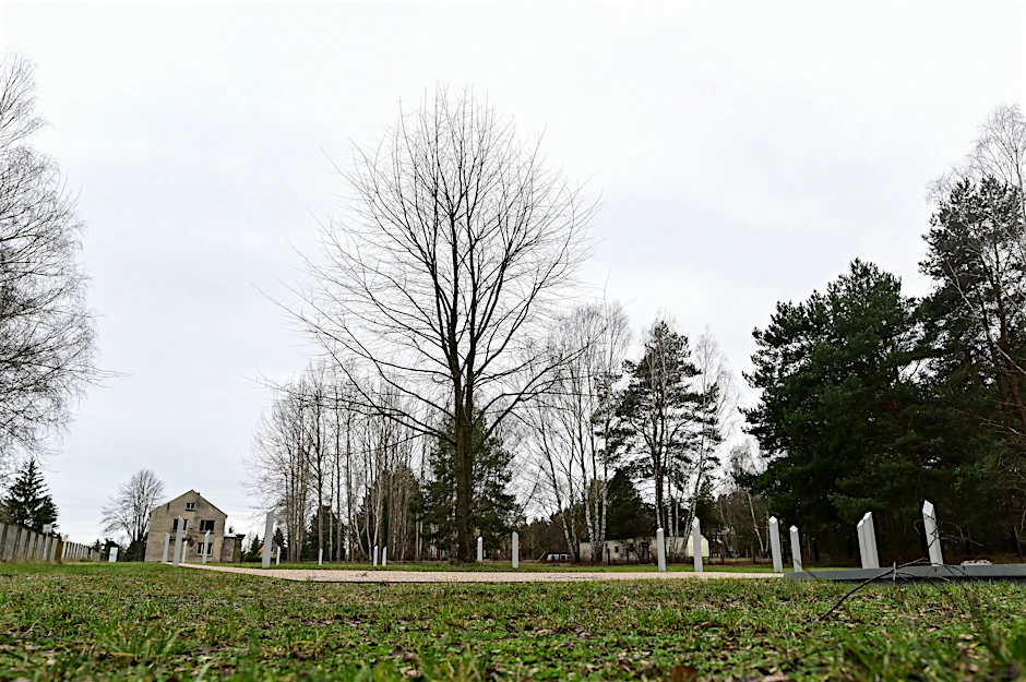 Das NS-Vernichtungslager Jamlitz im Südosten Berlins ist heute durch eine Gedenkstätte sichtbar. Hier startete ein Todesmarsch, hier ermordete die SS viele Hundert Menschen, vor allem Juden.