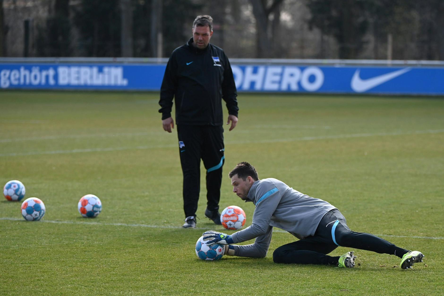 Kamen nicht miteinander klar: Herthas Torwart-Trainer Andreas Menger und Rune Jarstein.