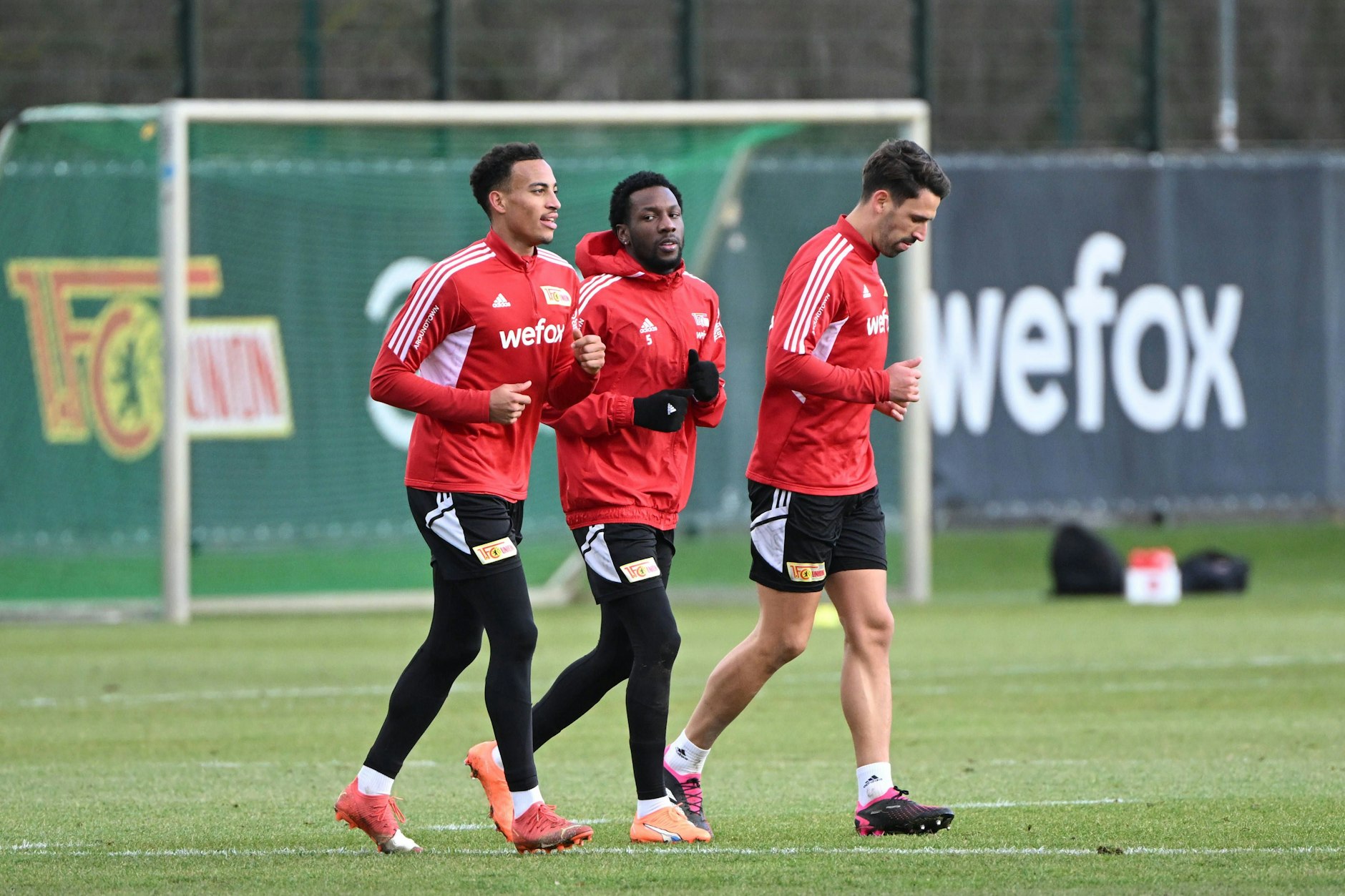 Von links nach rechts: Jamie Leweling, Sheraldo Becker und Rani Khedira mischten im Union-Training am Dienstag wieder mit.