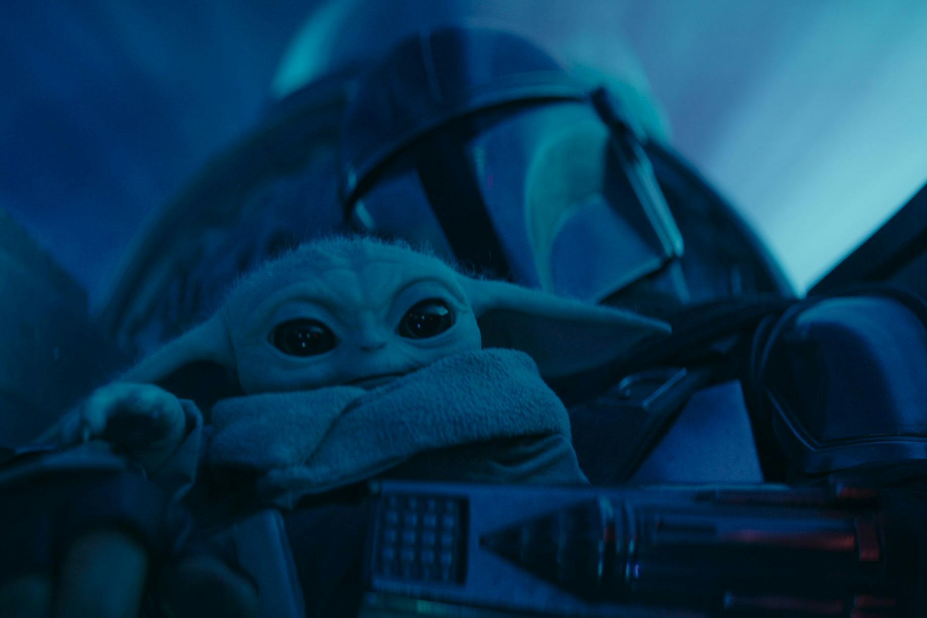 Eine Szene aus dem Trailer zur dritten Staffel von The Mandalorian: Din Djarin und Grogu.