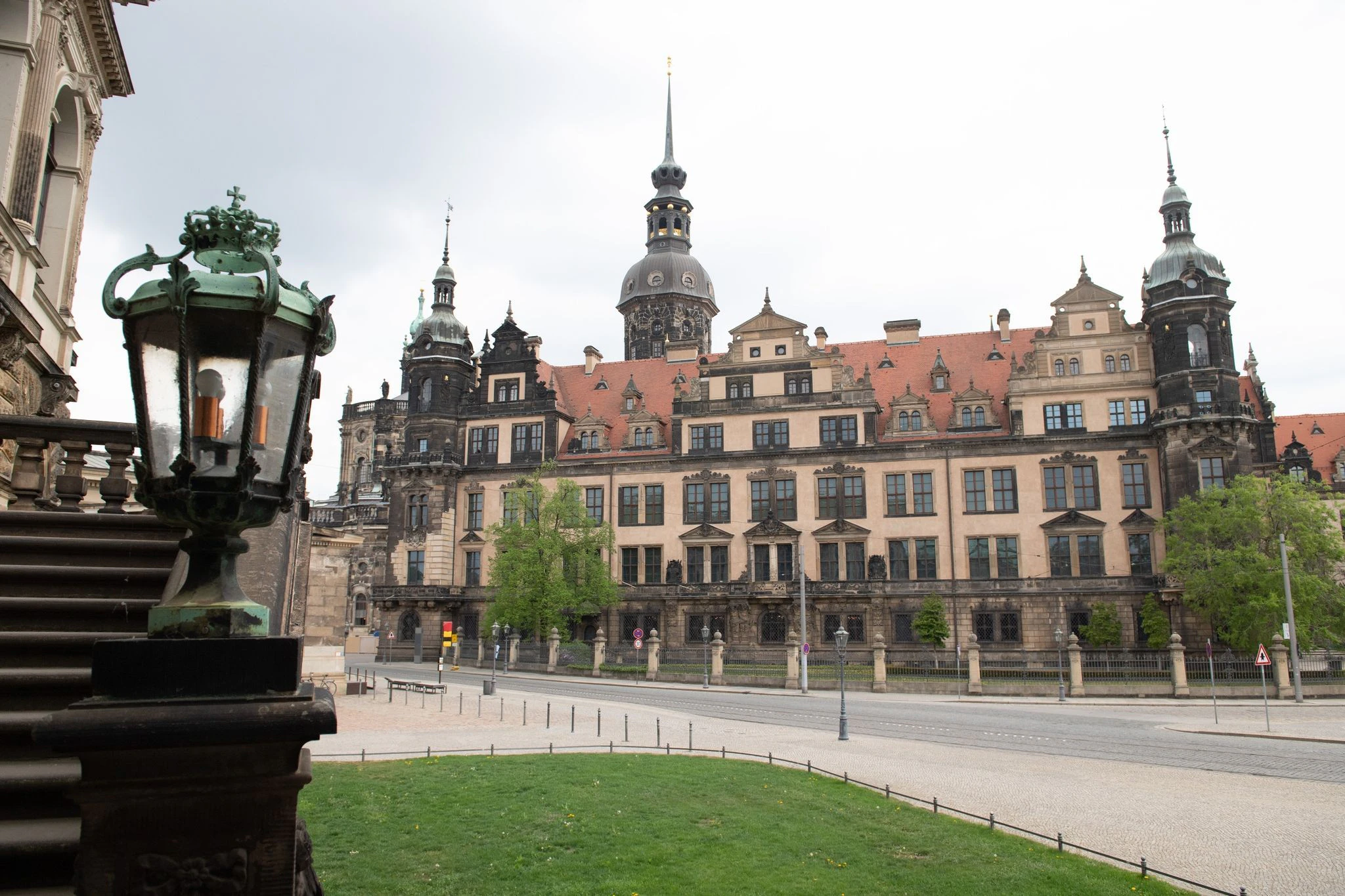 ARCHIV - Das Grüne Gewölbe im Dresdner Residenzschloss war Schauplatz eines spektakulären Juwelendiebstahls.  d/dpa