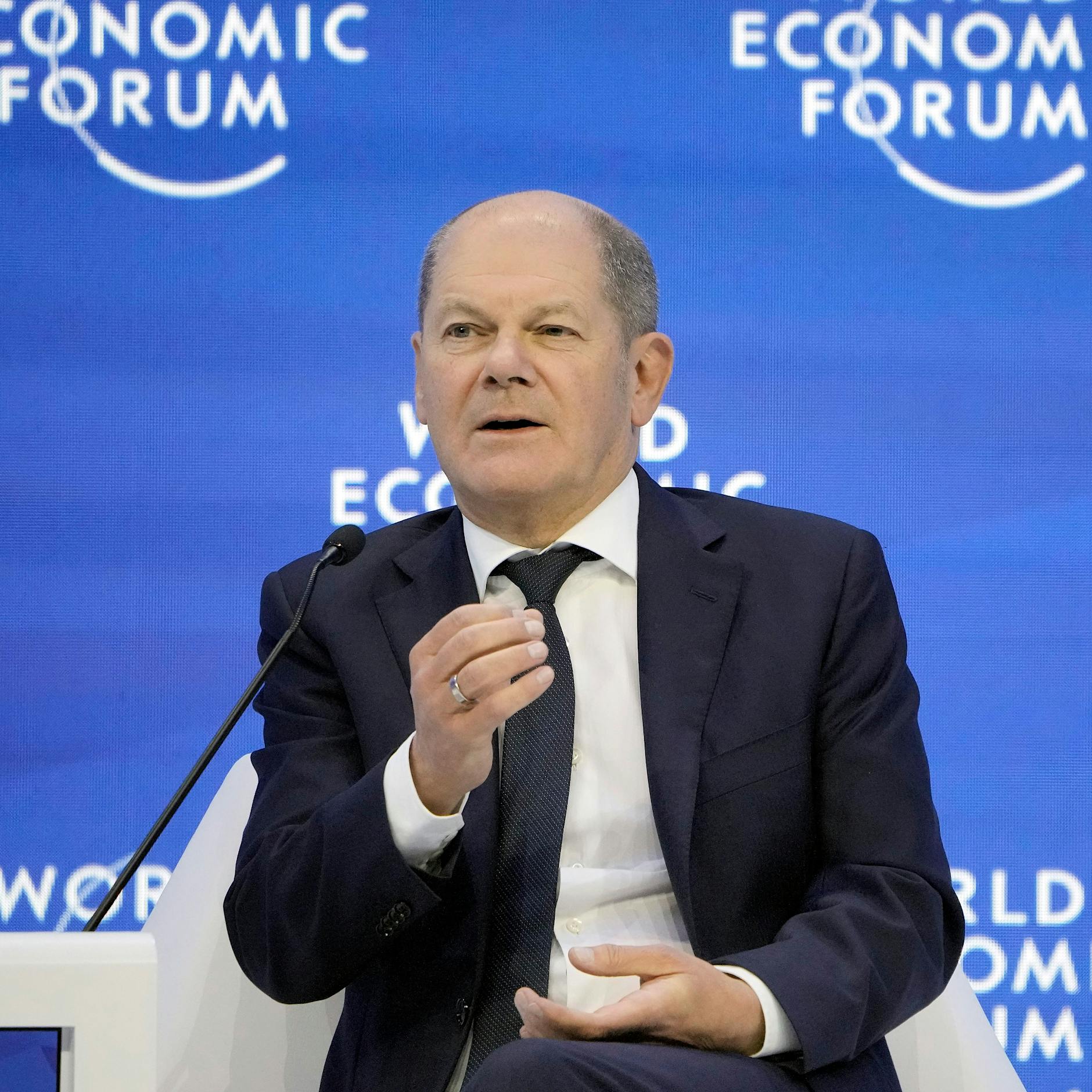 Kanzler scholzt rum: Wieder kein Wort zu Leopard 2 für Ukraine