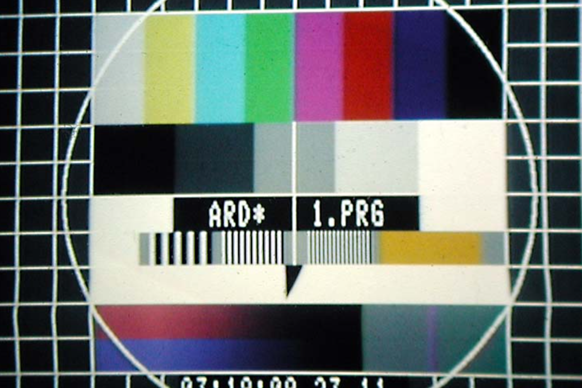 So sah das West-Testbild aus. Dazu war noch ein Pfeifton zu hören, was auch beim DDR-Fernsehen der Fall war.