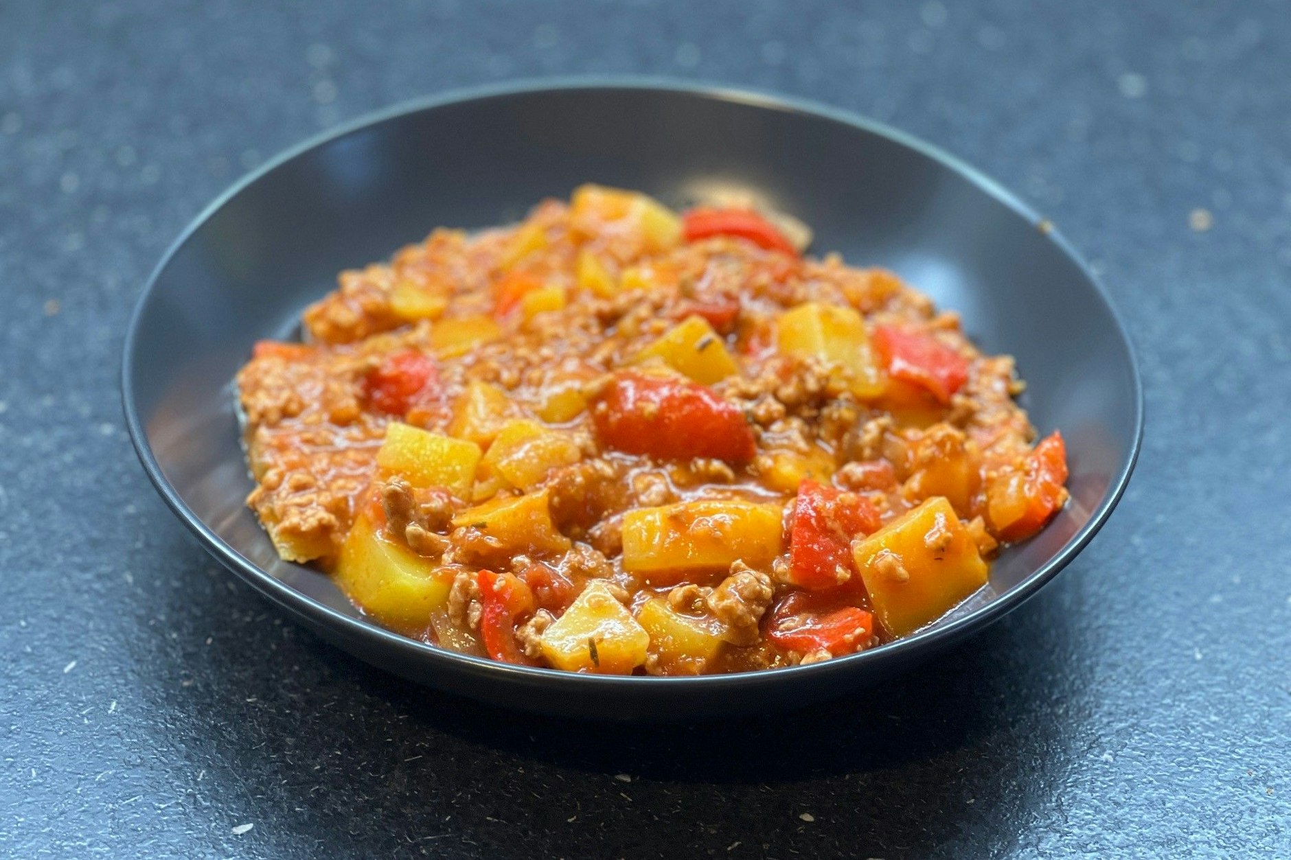 Der leckere Bauerntopf ist mit diesem Rezept schnell gemacht.