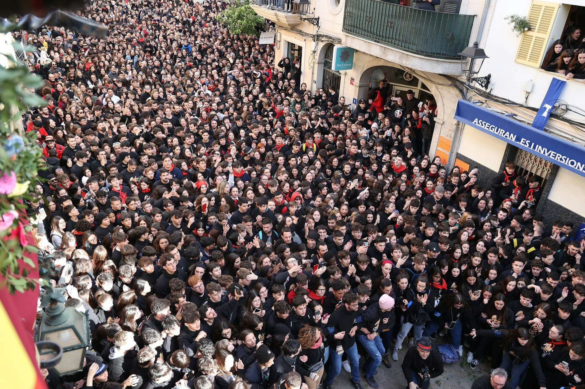 Der Dimonis-Tanz ist ein großes Spektakel.  