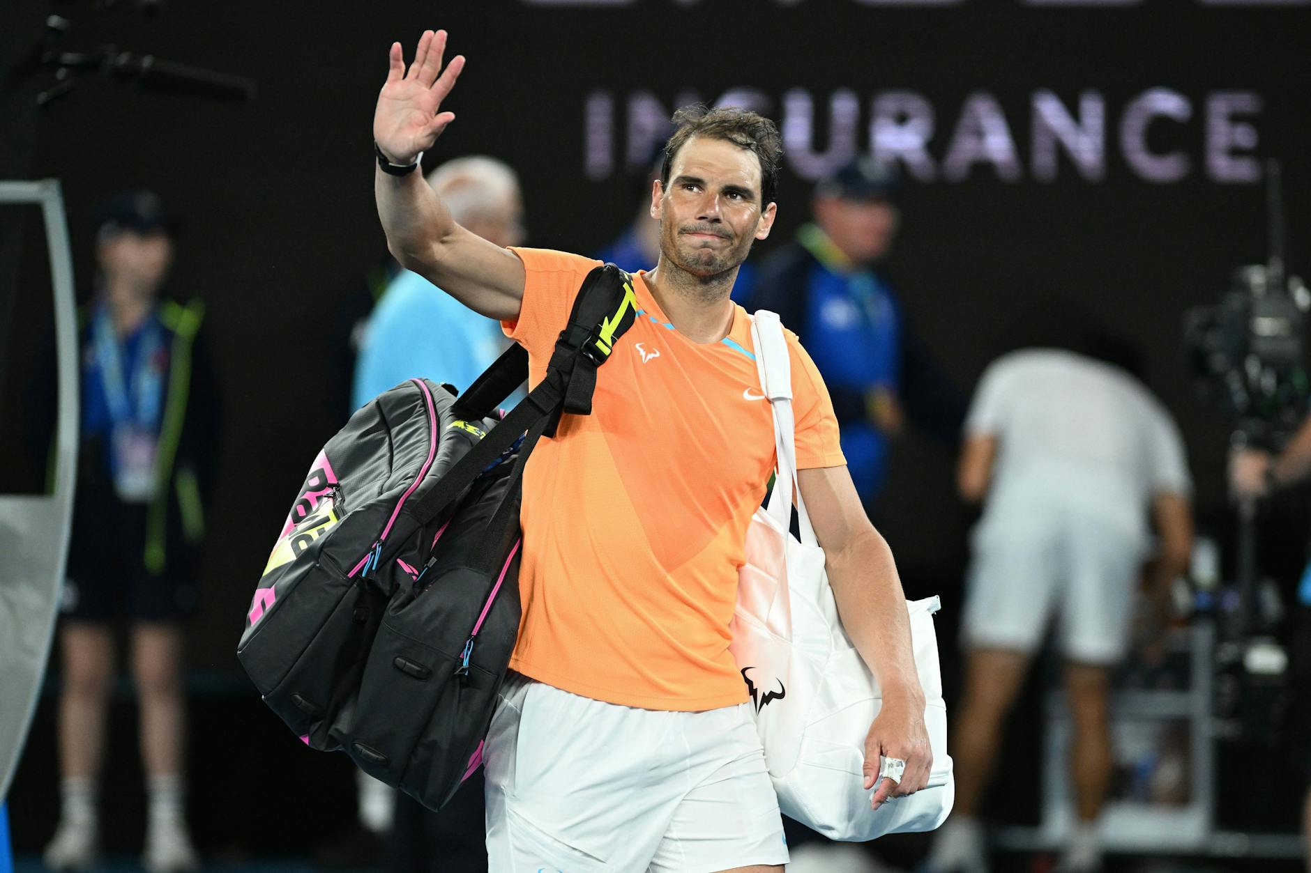 Mit Schmerzen nach einer im Spiel erlittenen Hüftverletzung musste sich Rafael Nadal bereits in Runde zwei verabschieden von den Australian Open – möglichweise zum letzten Mal.