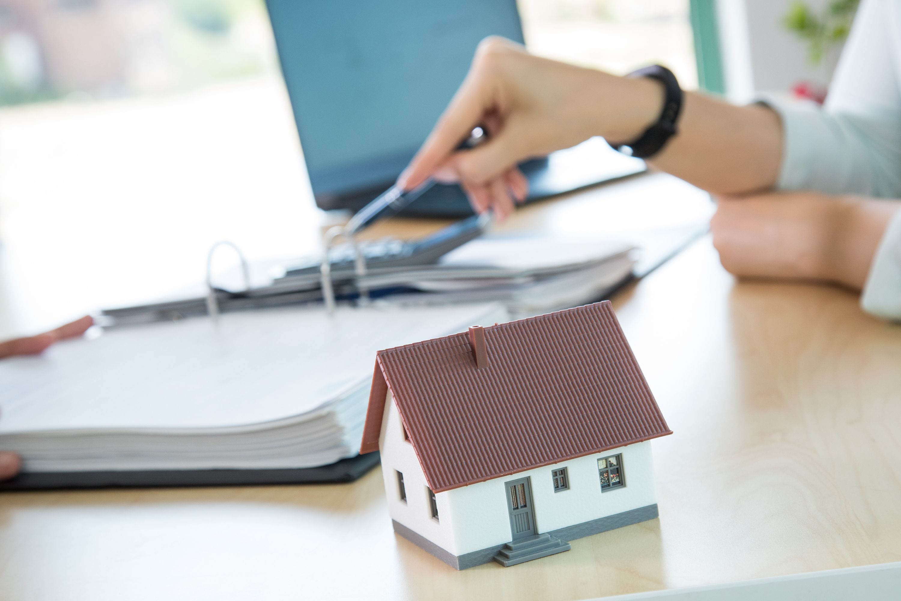 Wer kann sich heute noch ein Haus leisten? Selbst für Gutverdiener sind Immobilien zu teuer