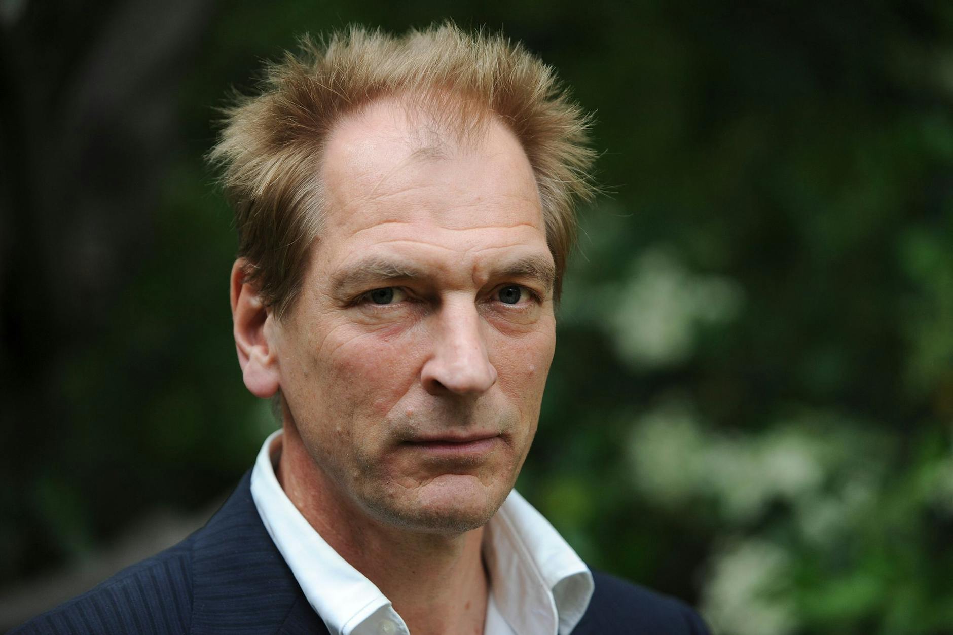 Hat in seiner jahrzehntelangen Karriere in zahlreichen Filmen und Serien mitgewirkt: Julian Sands.