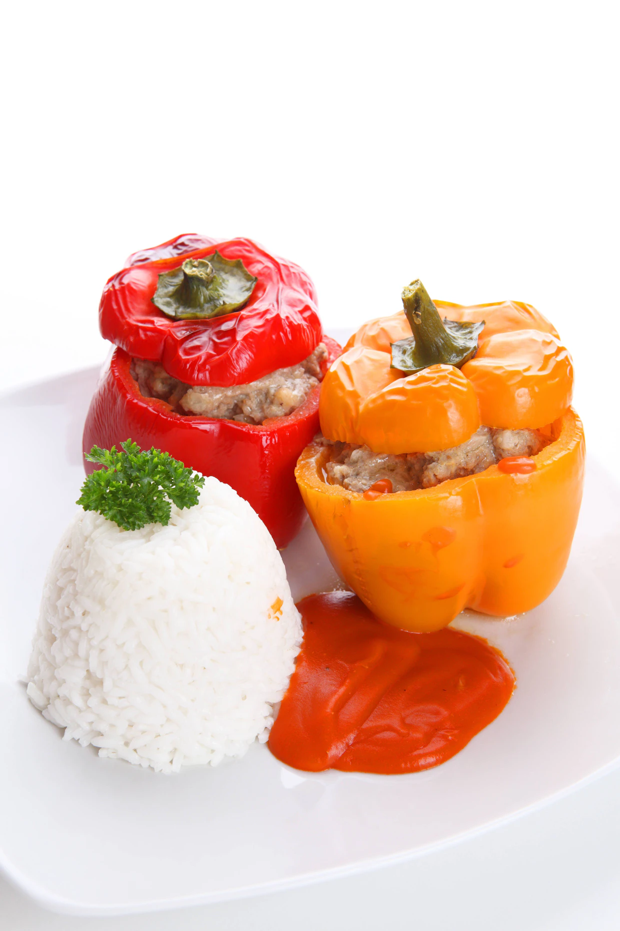 Schnelles Rezept für gefüllte Paprika mit Hackfleisch: Fix im Ofen ...