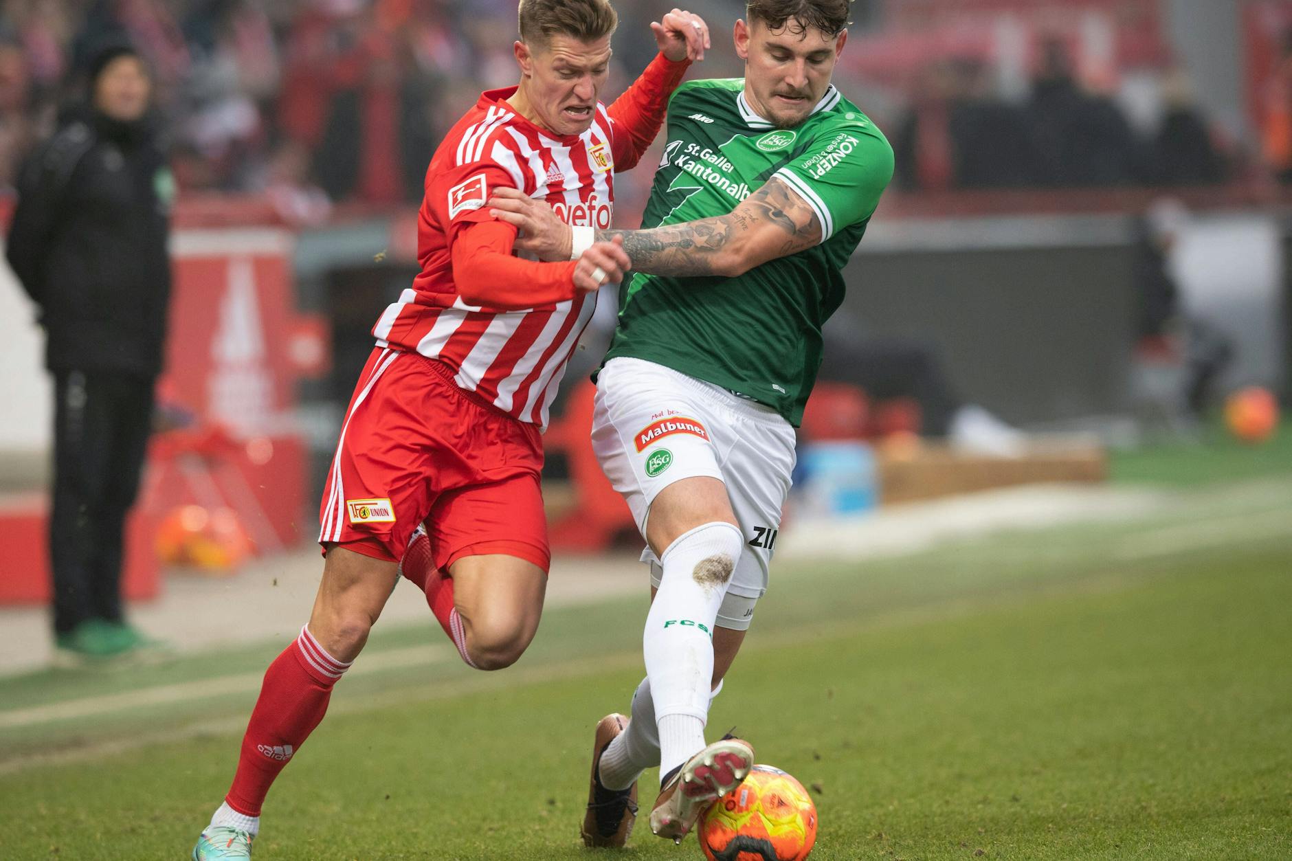 Kevin Behrens (l.) saß in der Hinrunde beim 1. FC Union Berlin meist auf der Bank, überzeugte dann aber stets als Joker.