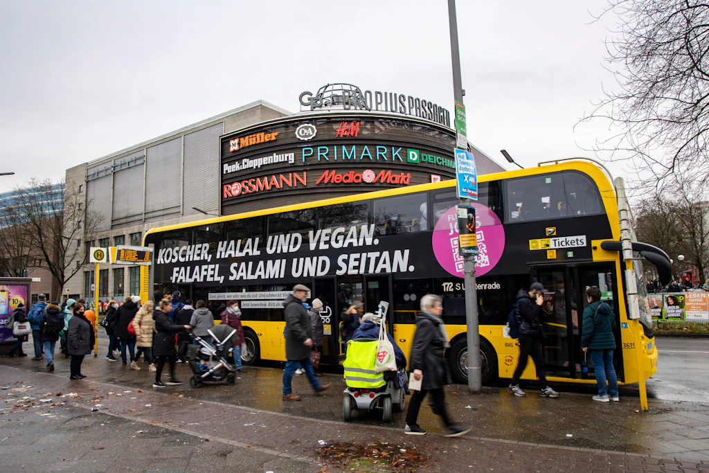 Emma, Azra, Zelia: Die BVG nennt Vornamen und crasht die Silvester-Debatte