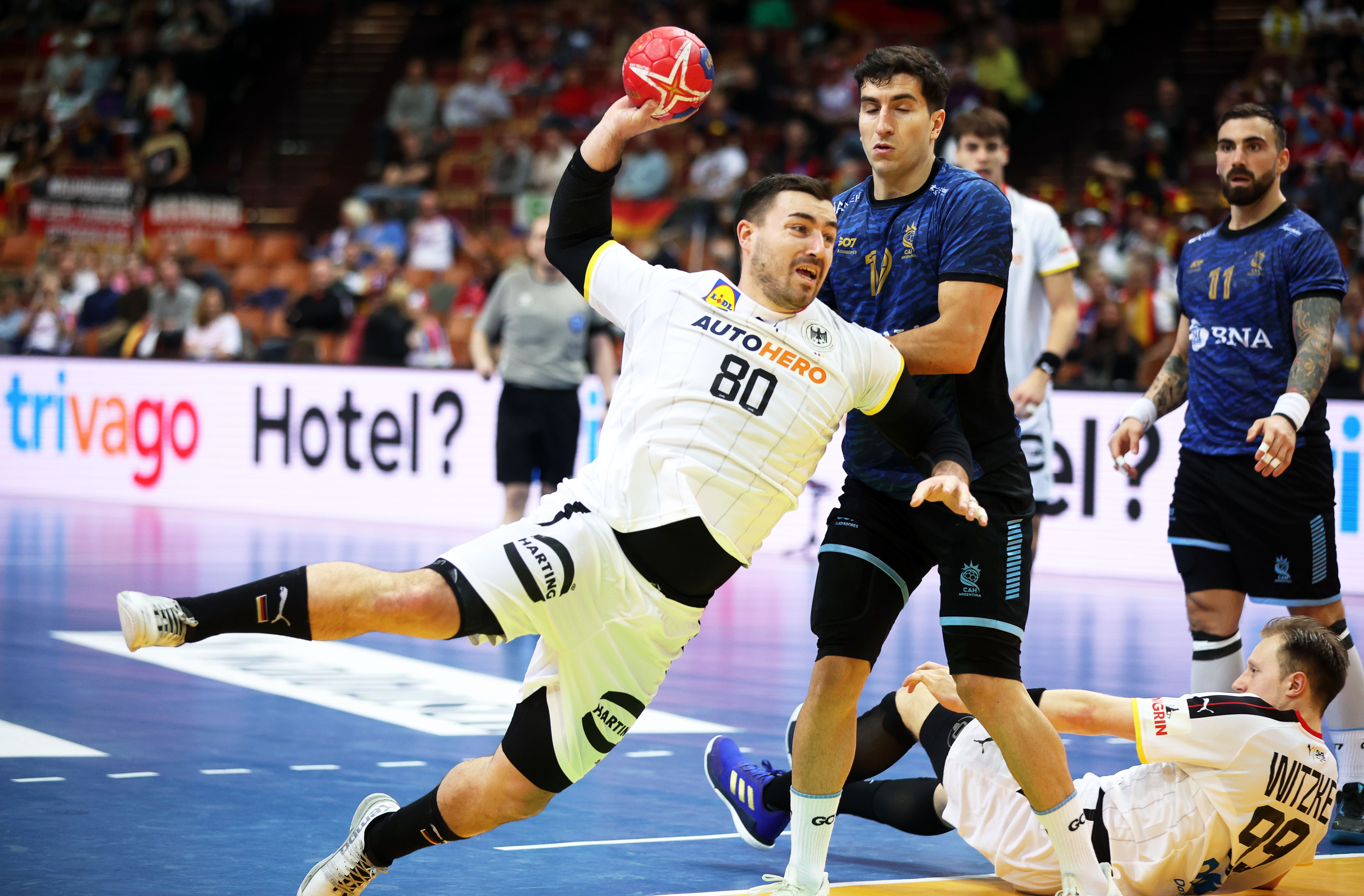 Handball-WM: Deutschland zaubert Argentinien mit 39:19 weg