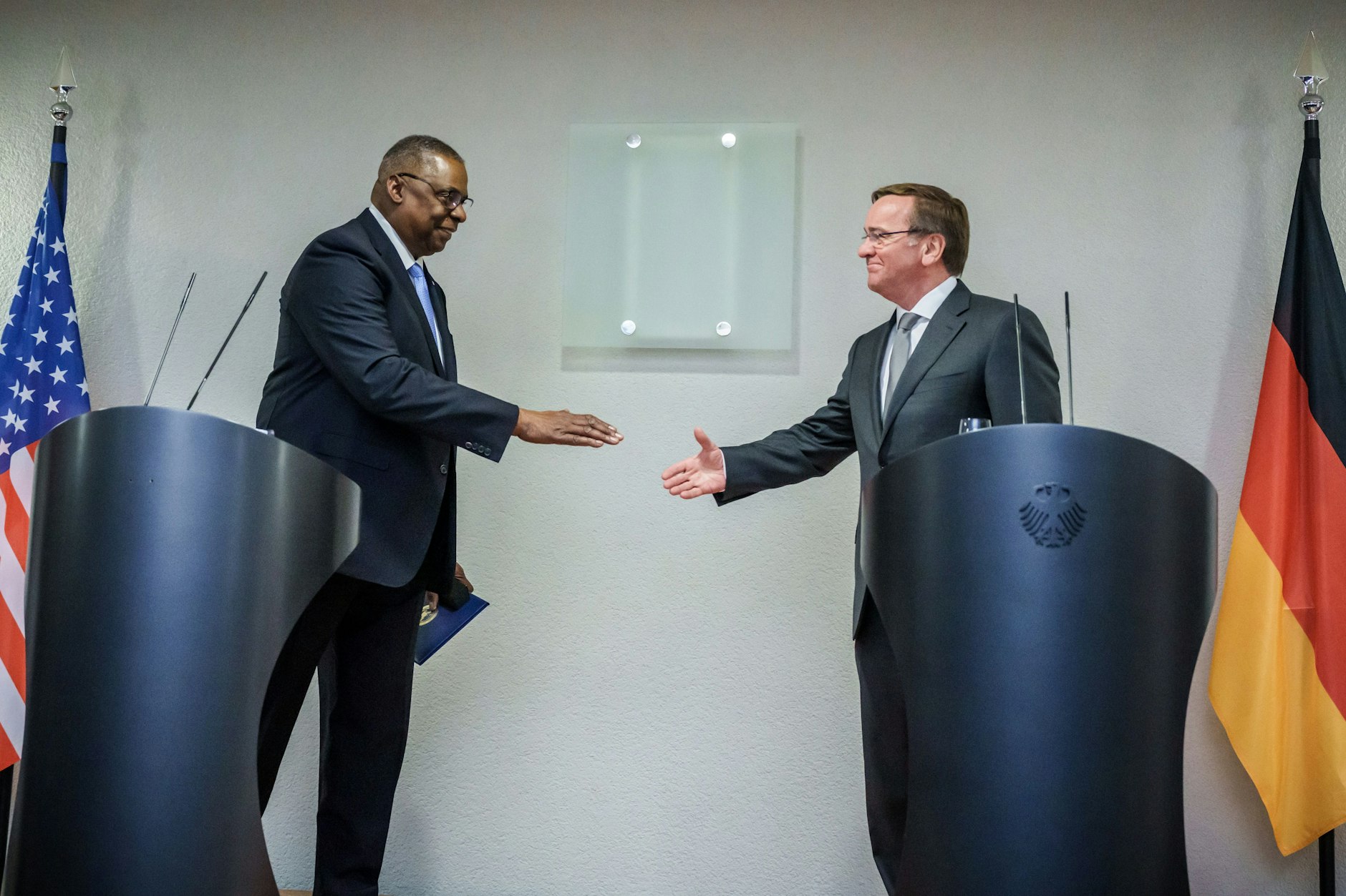 Der neue Verteidigungsminister Boris Pistorius mit seinem US-Kollegen Lloyd Austin in Berlin.