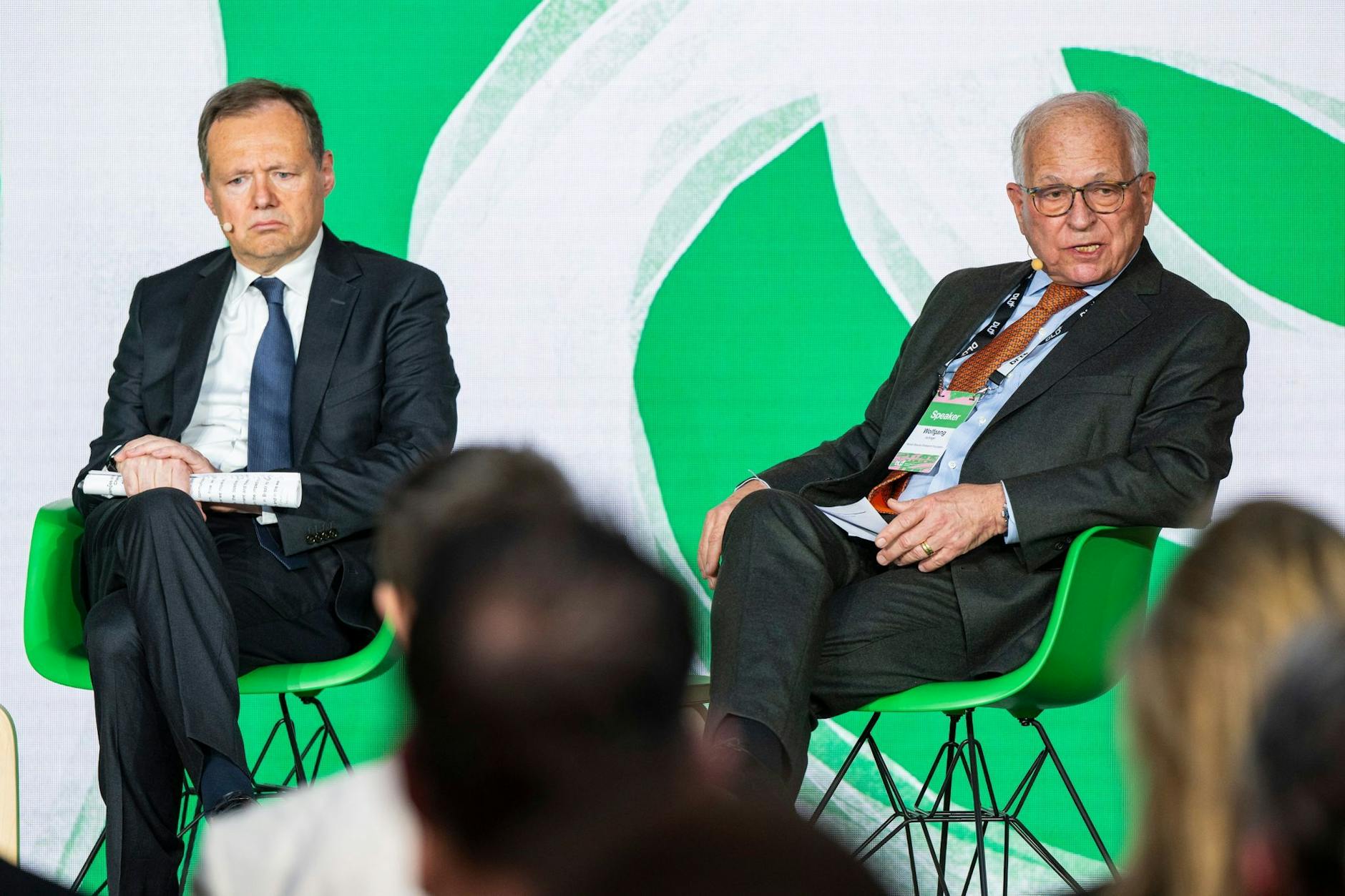 Wolfgang Ischinger (r.), Präsident des Stiftungsrates der Stiftung Münchner Sicherheitskonferenz (MSC), spricht neben Roberto Viola, Chef der EU-Generaldirektion CONNECT, auf der «Digital Life Design» (DLD) Konferenz.