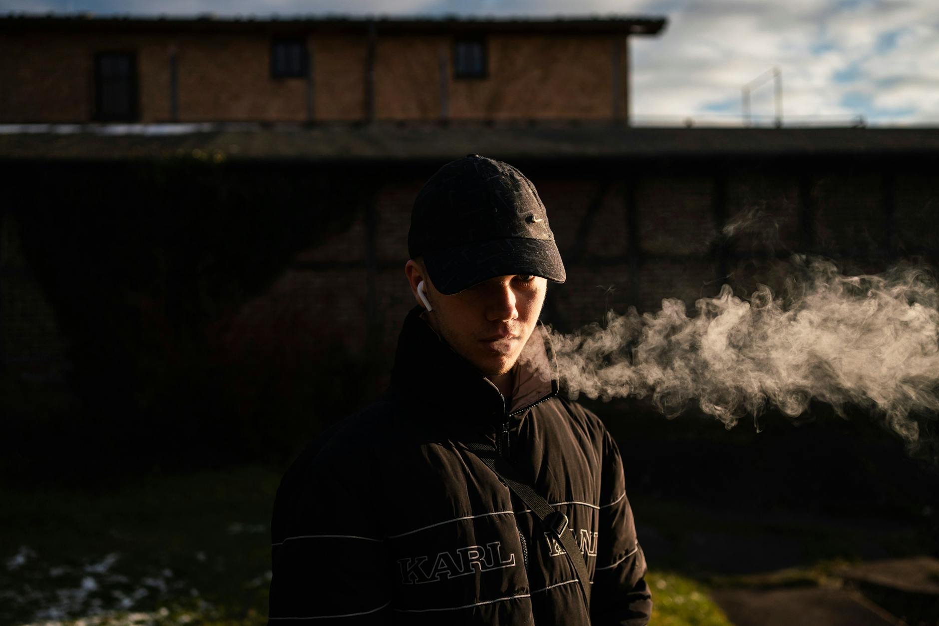 Corona hat das Leben angehalten: Ein Jugendlicher in Ketzin an der Havel.