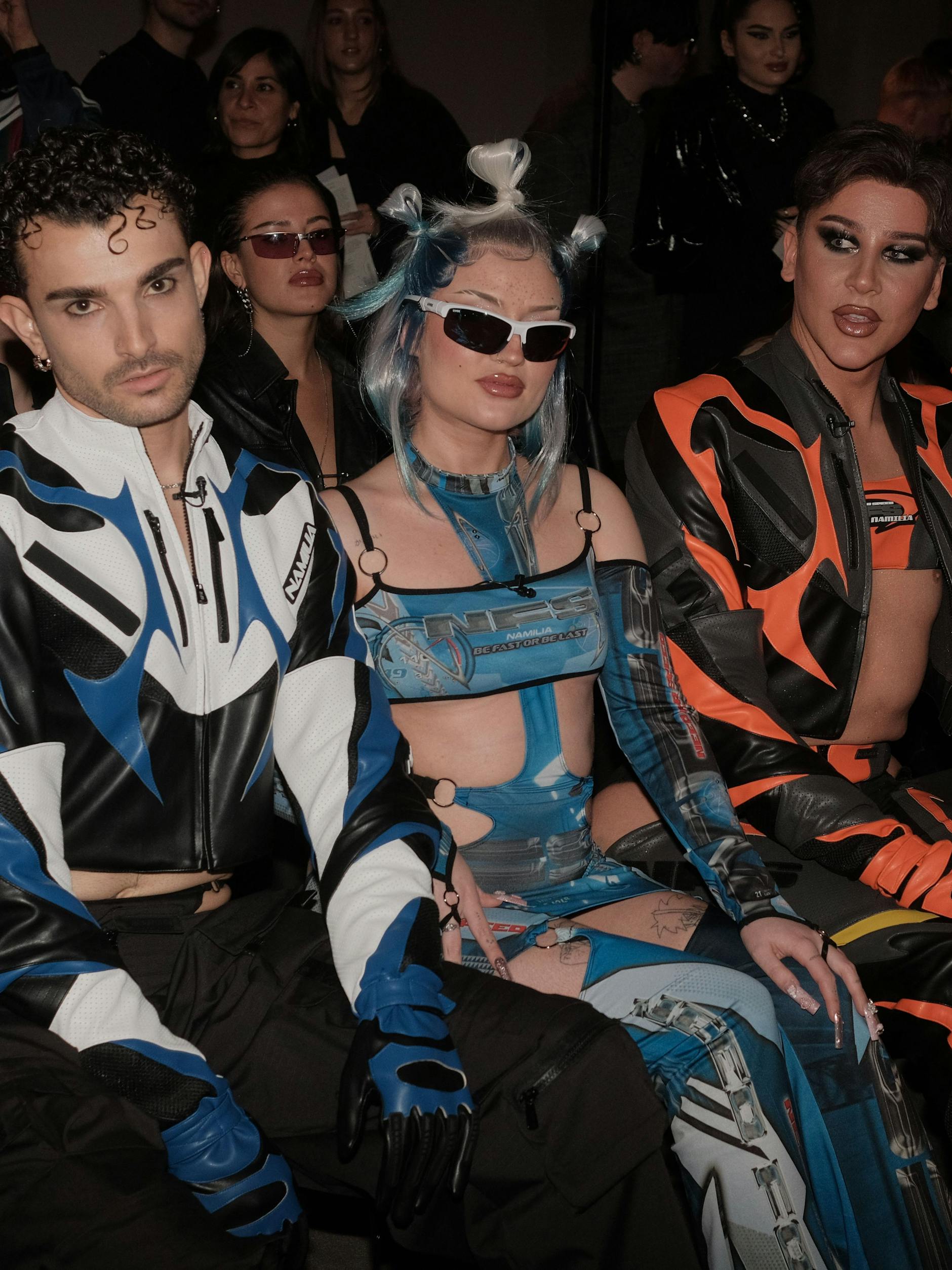 Auch diese Gäste sind Fans des Transformer-Looks aus veganem Leder.