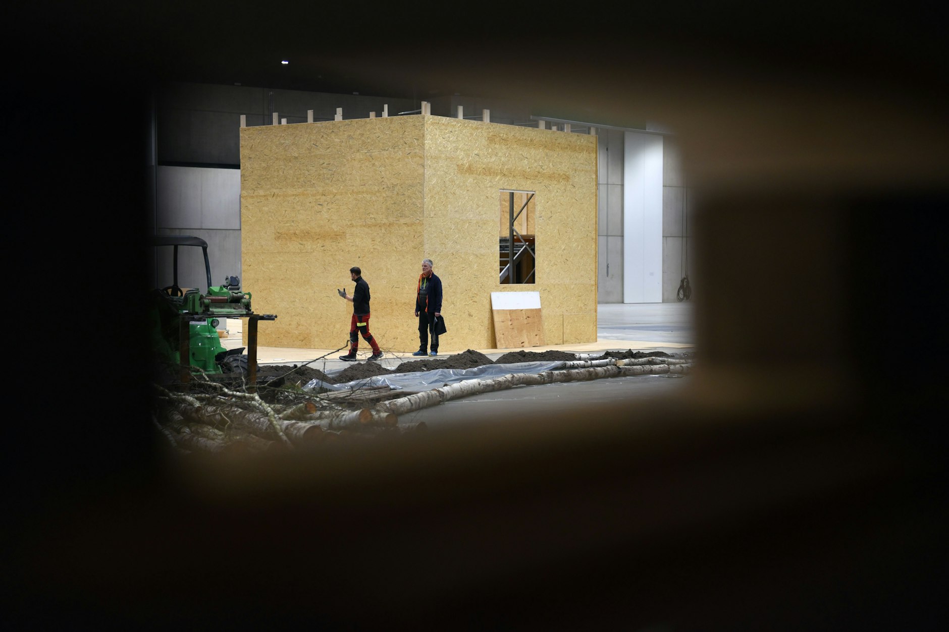 Die Halle 27 ist riesig: Fast 100 Meter lang und 100 Meter breit. Der Aufbau für die Grüne Woche beginnt dort eine Woche vor dem Start der Messe.