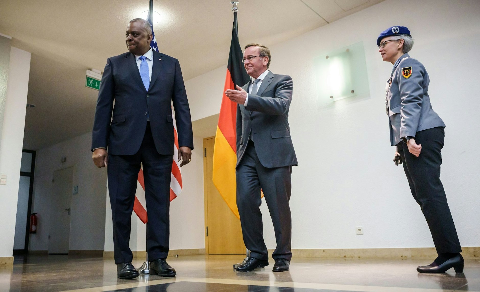 dpatopbilder - Verteidigungsminister Boris Pistorius empfängt seinen Amtskollegen Lloyd Austin.  