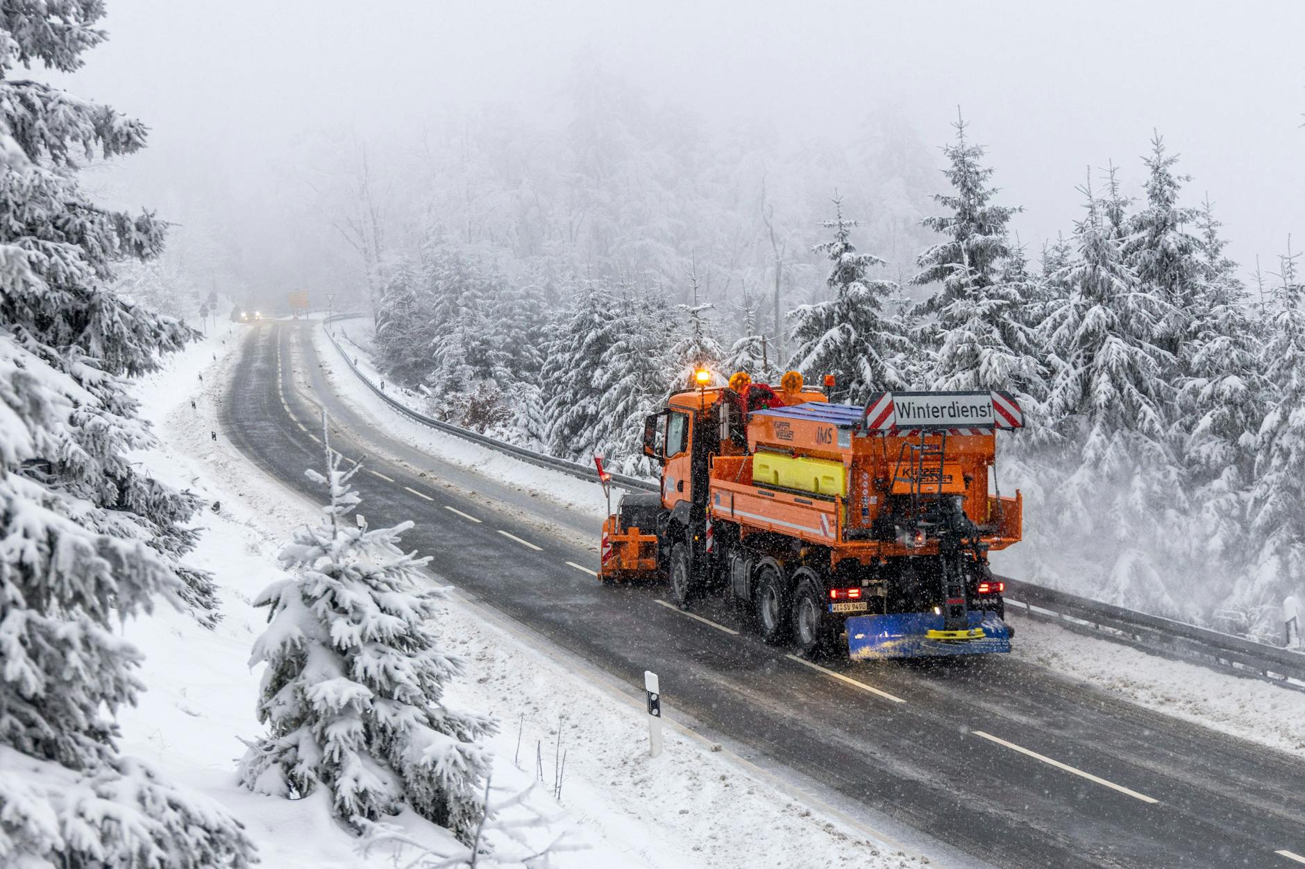 Viel Neuschnee erwarten Wetter-Experten auch am Wochenende für Deutschland.