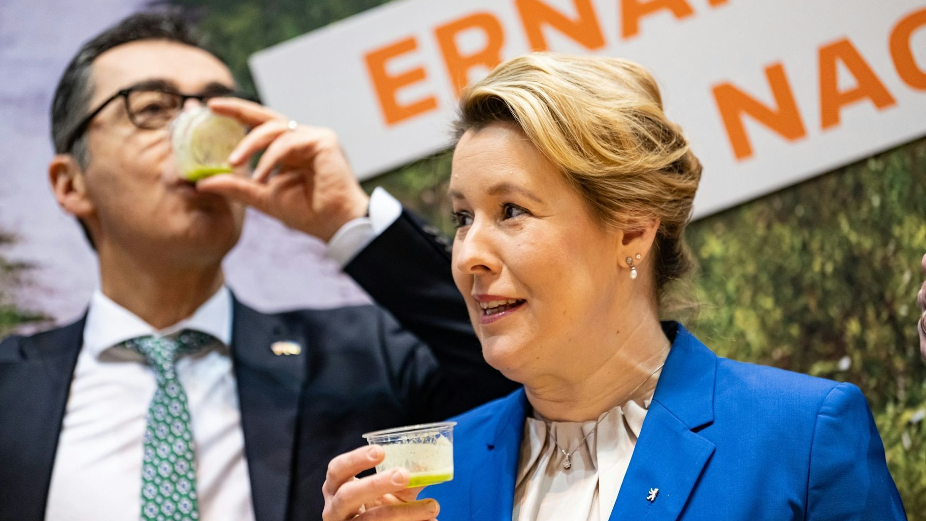 Berlins Regierende Bürgermeisterin Franziska Giffey (SPD) und Cem Özdemir (Bündnis 90/Die Grünen) bei der Eröffnung der Grünen Woche.