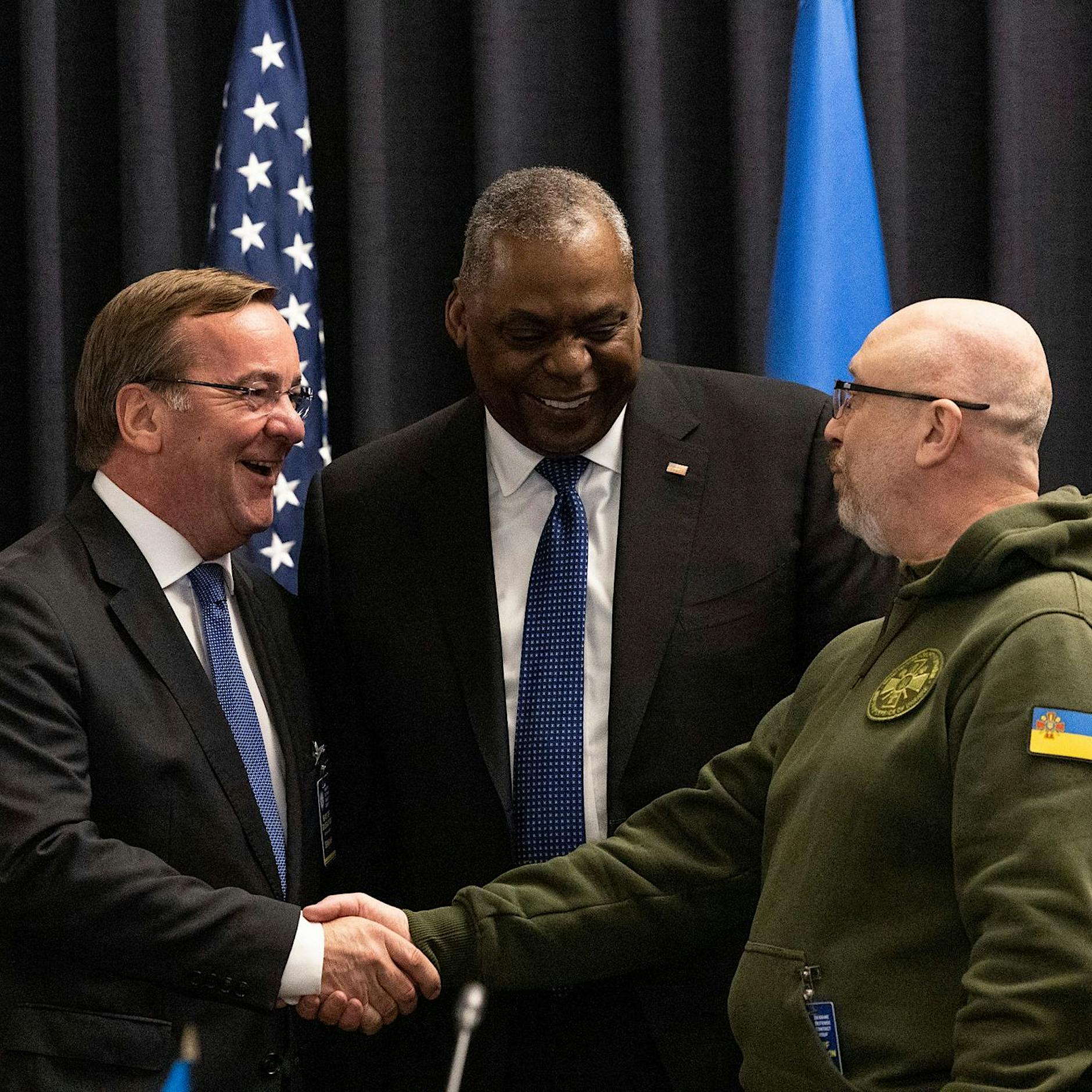 Ramstein: Deutschland prüft Leopard-Lieferung