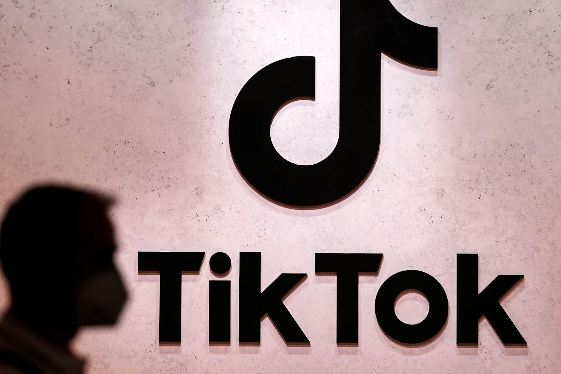 Der Videodienst TikTok steht in der Kritik.