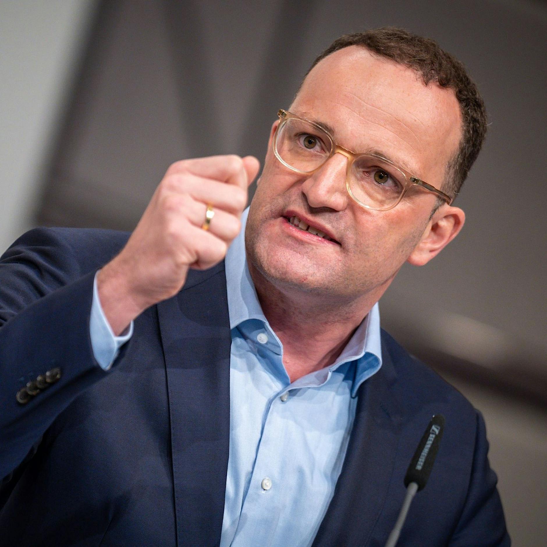 Spahn wirft Scholz gebrochene Versprechen vor
