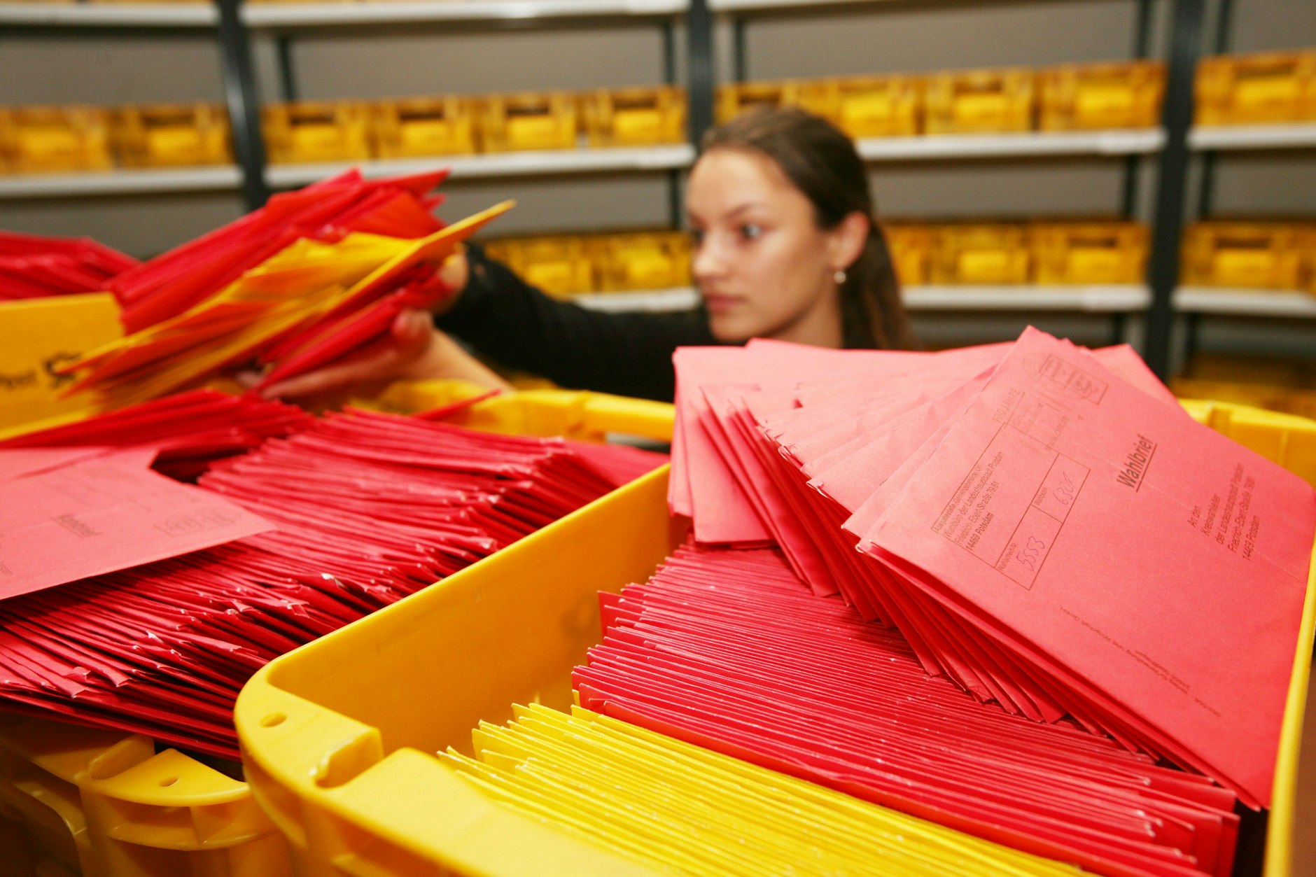 Briefwahlunterlagen, die mit der Post an die Bezirkswahlämter zurückgesandt werden, könnten wegen des Poststreiks verspätet ankommen.