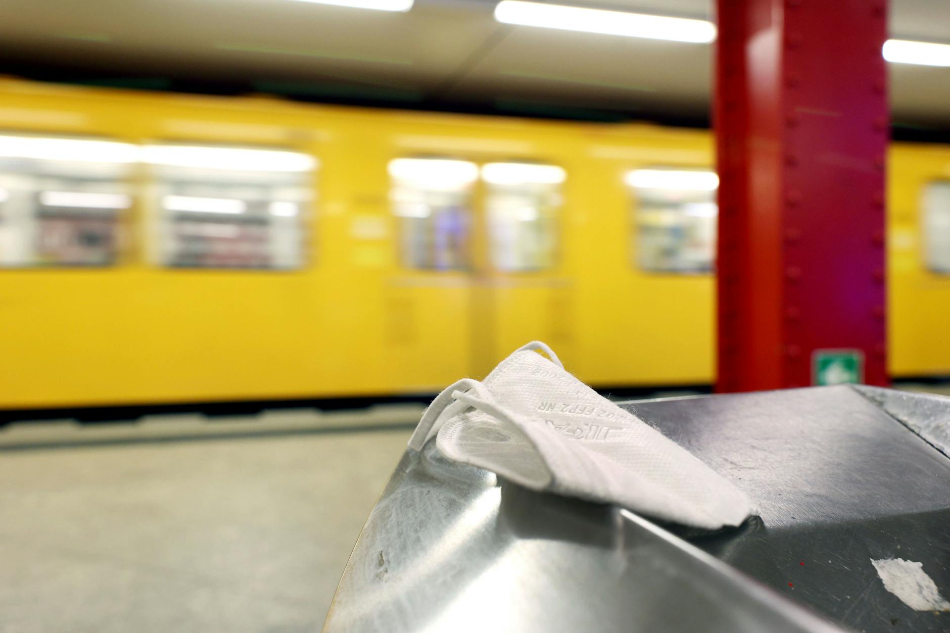 Mehrere B<a href="https://www.berliner-zeitung.de/topics/deutschland">undesländer</a> haben über 17 Millionen abgelaufene <a href="https://www.berliner-zeitung.de/topics/deutschland">Corona</a>-Masken verbrannt.