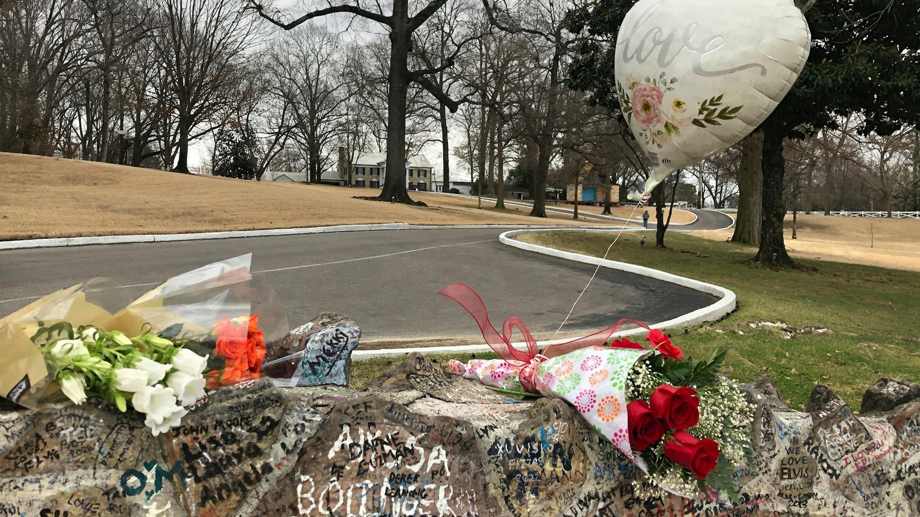 Elvis Presley hatte Graceland 1957 für 100.000 Dollar gekauft – heute wird der Wert auf 500 Millionen Dollar geschätzt.