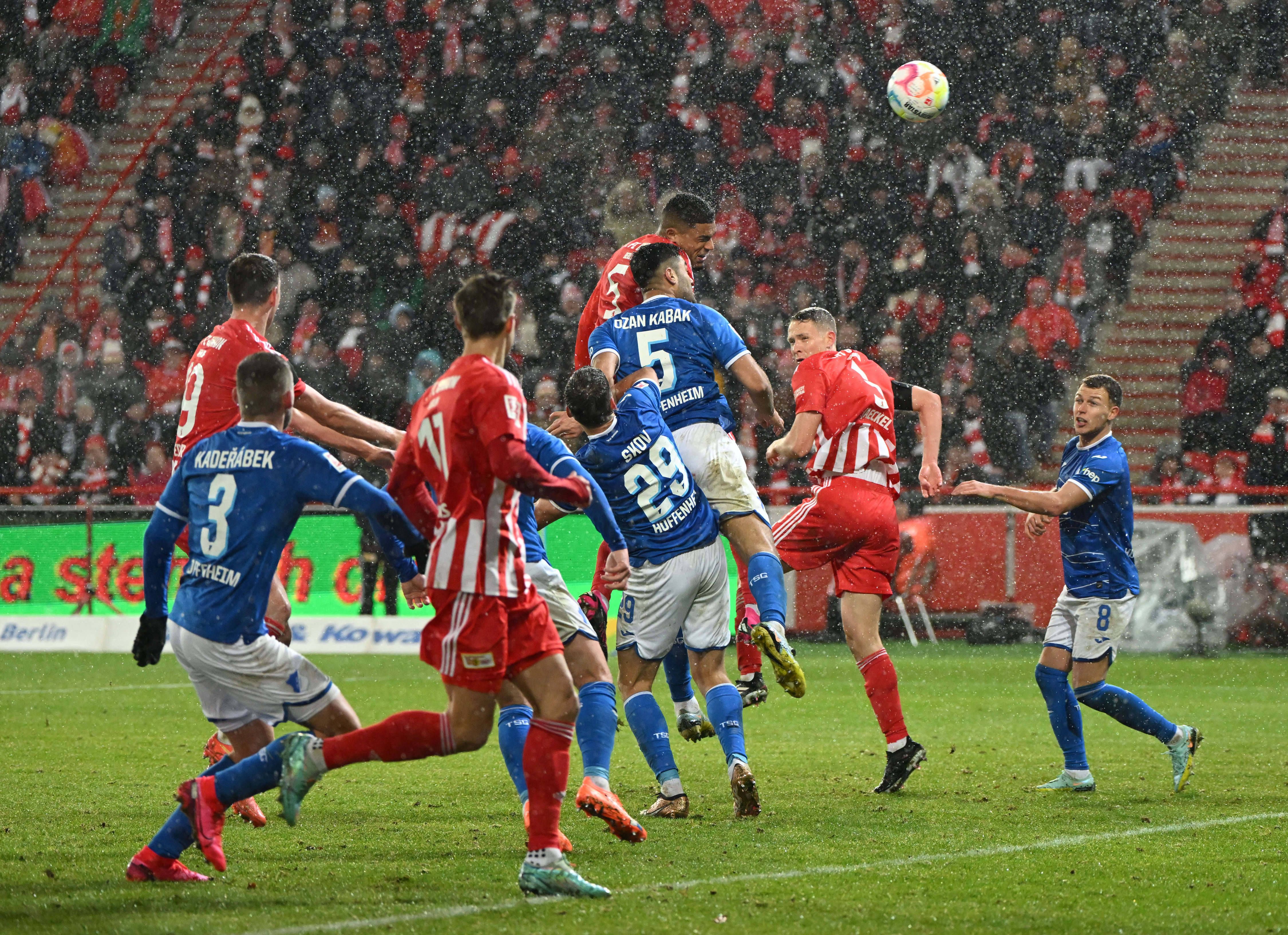 Dank Doppelpack von Doekhi bezwingt der 1. FC Union die TSG Hoffenheim zum Start nach der WM-Pause