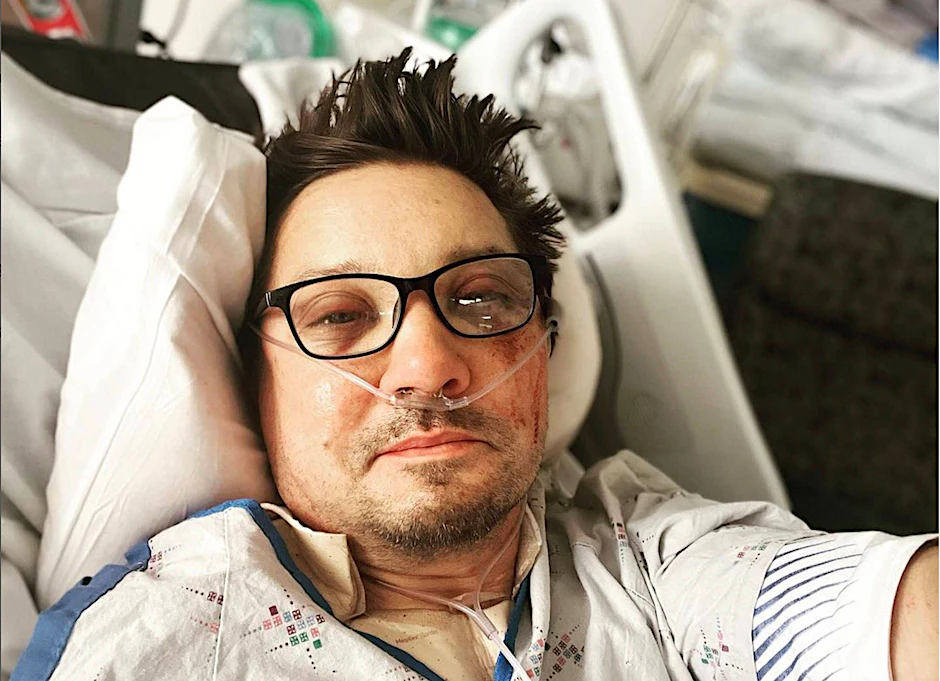Jeremy Renner im Krankenhaus.