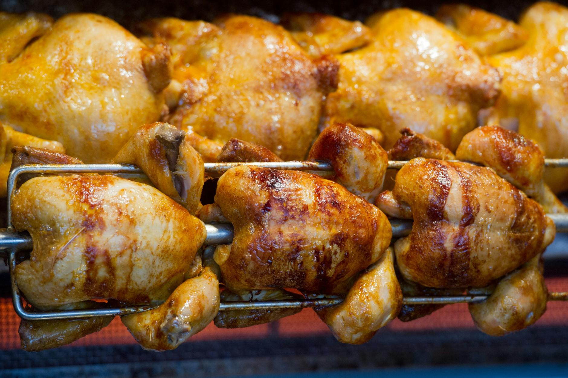 Rettungskräfte von Polizei und Feuerwehr dürfen sich am Montag und am Dienstag über leckeres Essen freuen - als Dank für den Einsatz in der Silvesternacht.
