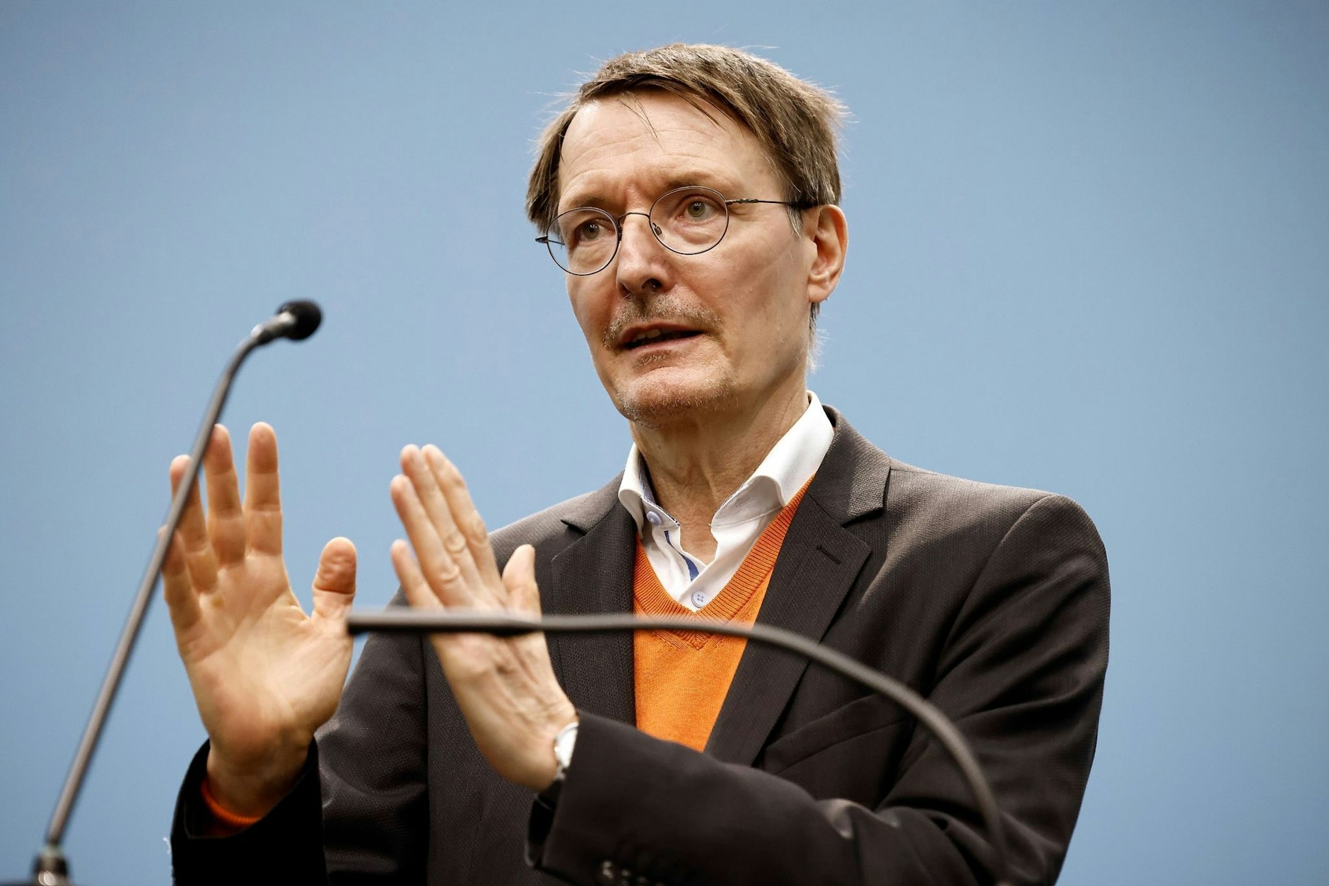 Karl Lauterbach (SPD), Bundesminister für Gesundheit, spricht bei einer Pressekonferenz.&nbsp;