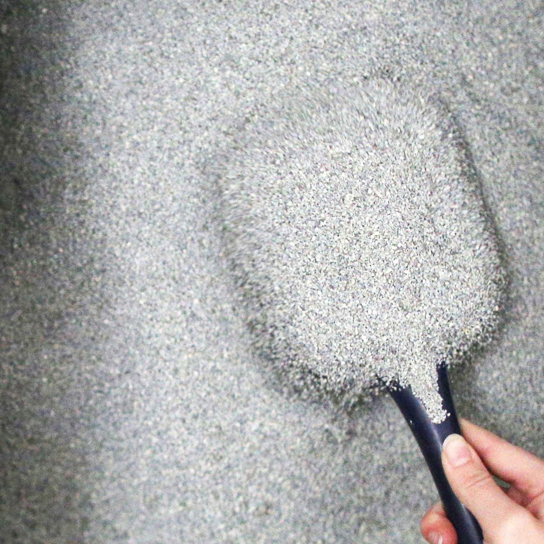 Kann gegen beschlagene Scheiben helfen: Katzenstreu