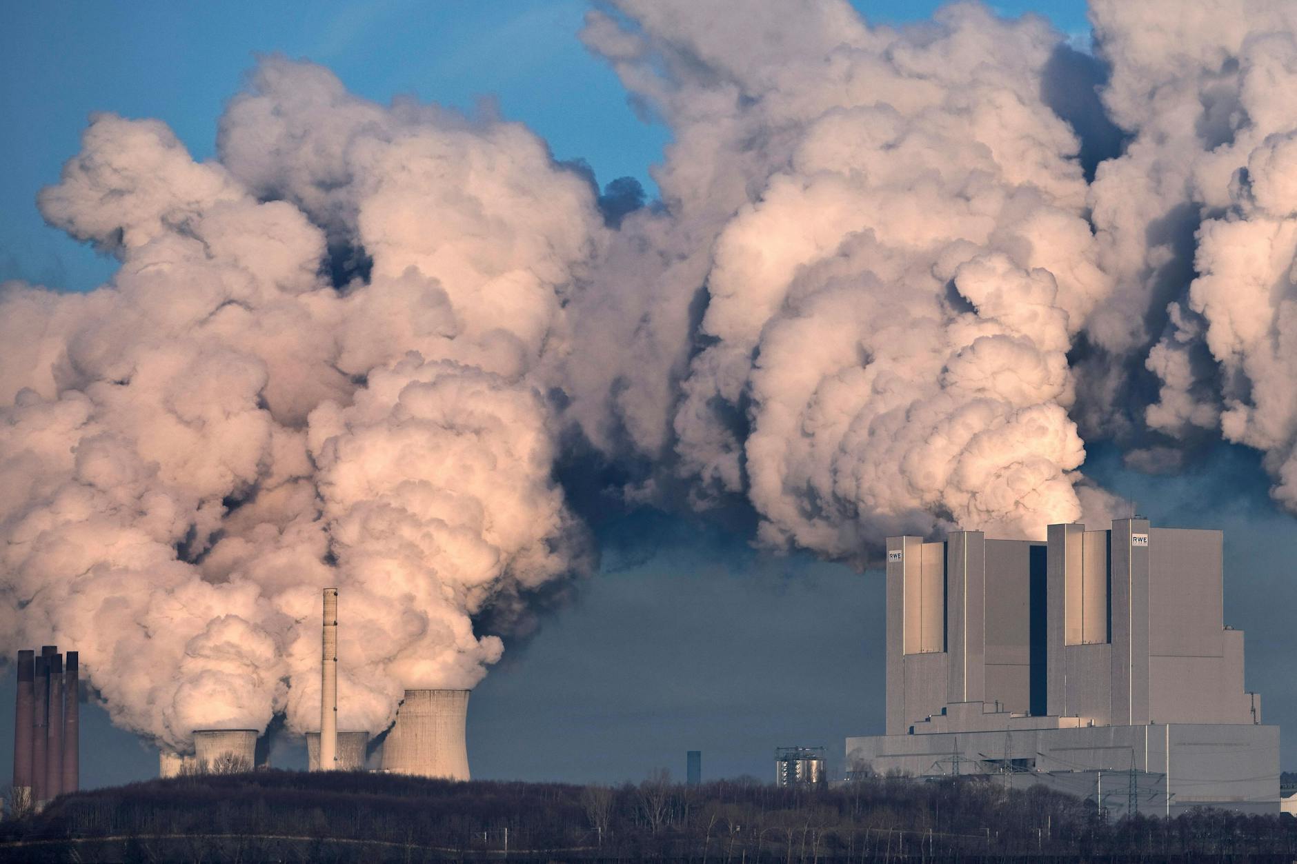 Wasserdampf ist das Treibhausgas mit dem höchsten Anteil. Und man kann ihn sehen, anders als das sehr effektive Spurengas CO2.