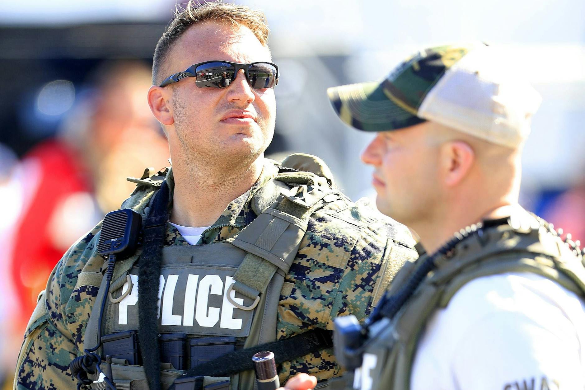 Die Frau wurde von einem SWAT-Team festgenommen (Symbolbild).