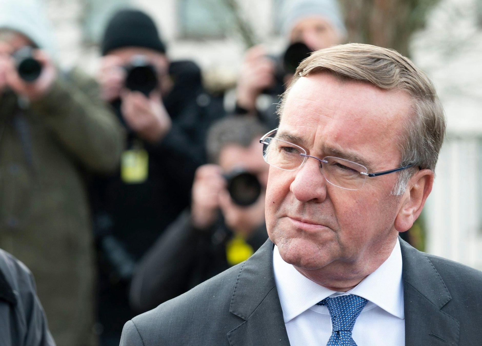 Deutschlands neuer Verteidigungsminister Boris Pistorius gibt am Rande der Ukraine-Konferenz auf der US-Airbase Ramstein ein Statement ab.