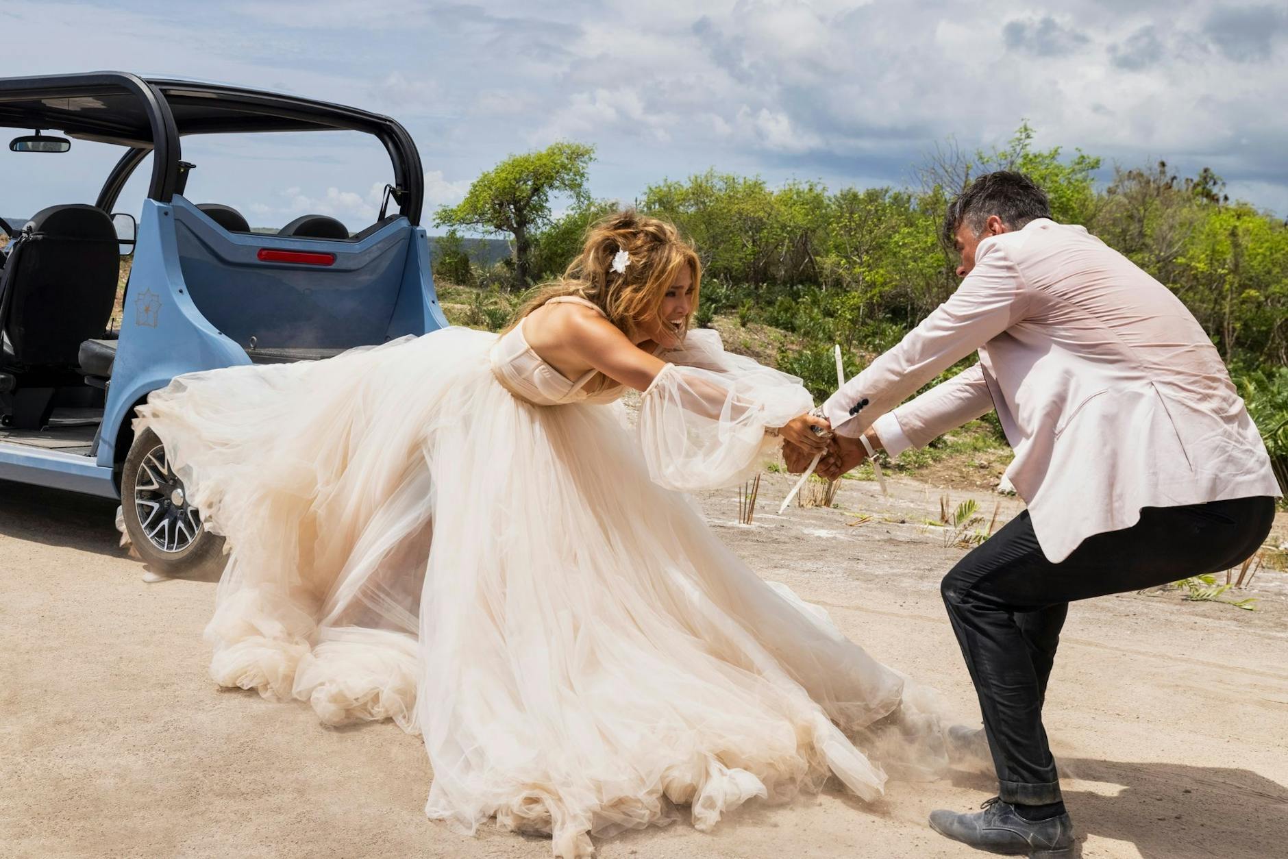 HANDOUT - Eine Hochzeit mit Hindernissen: Darcy (Jennifer Lopez) und Tom (Josh Duhamel).