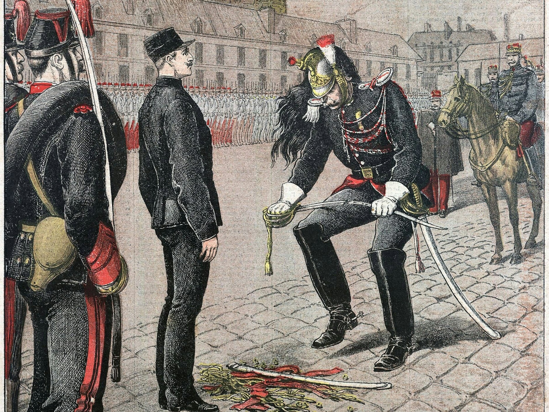 Hauptmann Alfred Dreyfus wird nach der Verurteilung als Landesverräter öffentlich degradiert und seiner militärischen Ehrenzeichen beraubt. Die Abbildung erschien am 13. Januar 1895 auf der Titelseite der Illustrierten Beilage von Le Petit Journal.