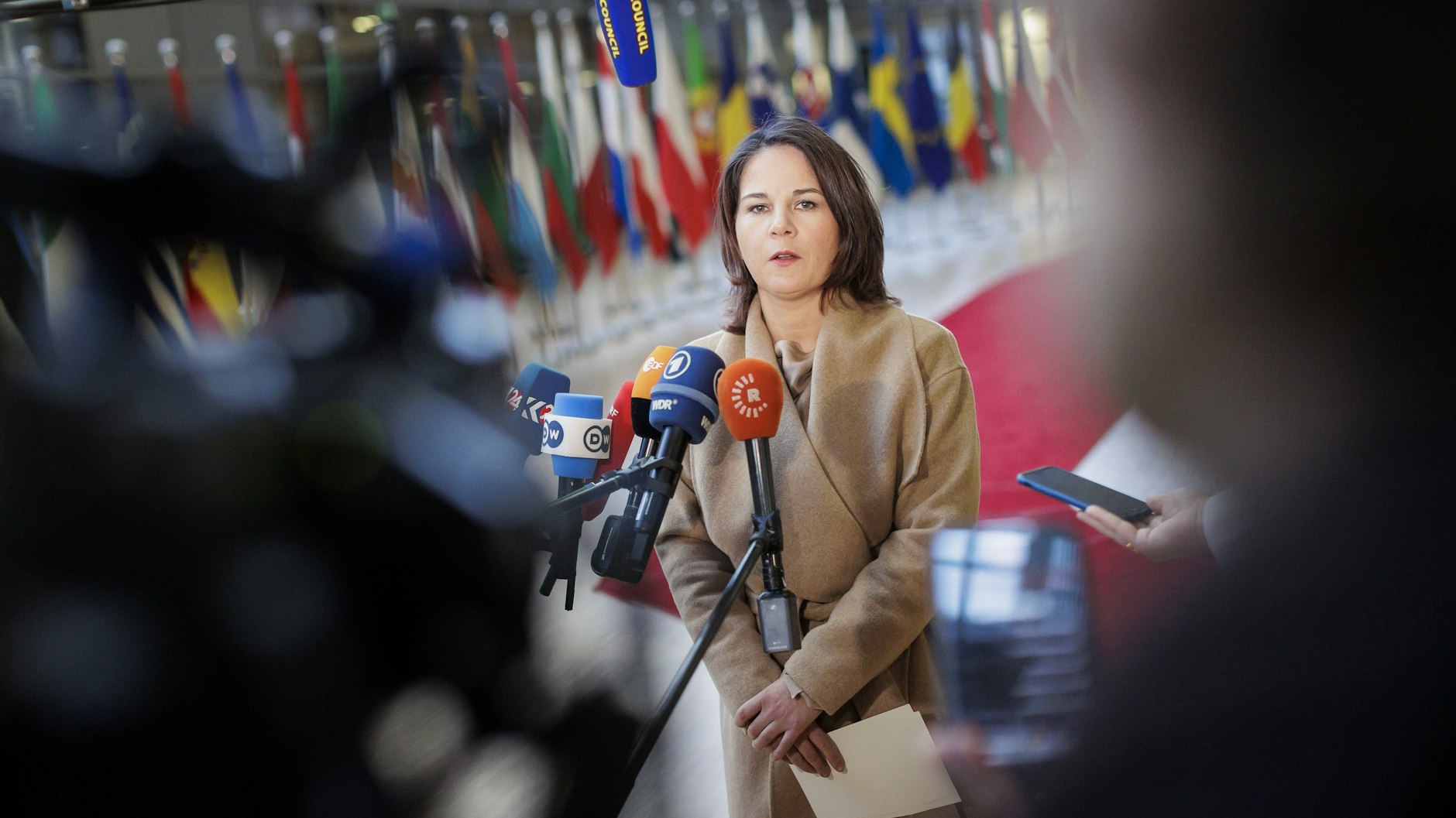 Annalena Baerbock antwortete auf Nachfragen der Presse in Brüssel nicht.