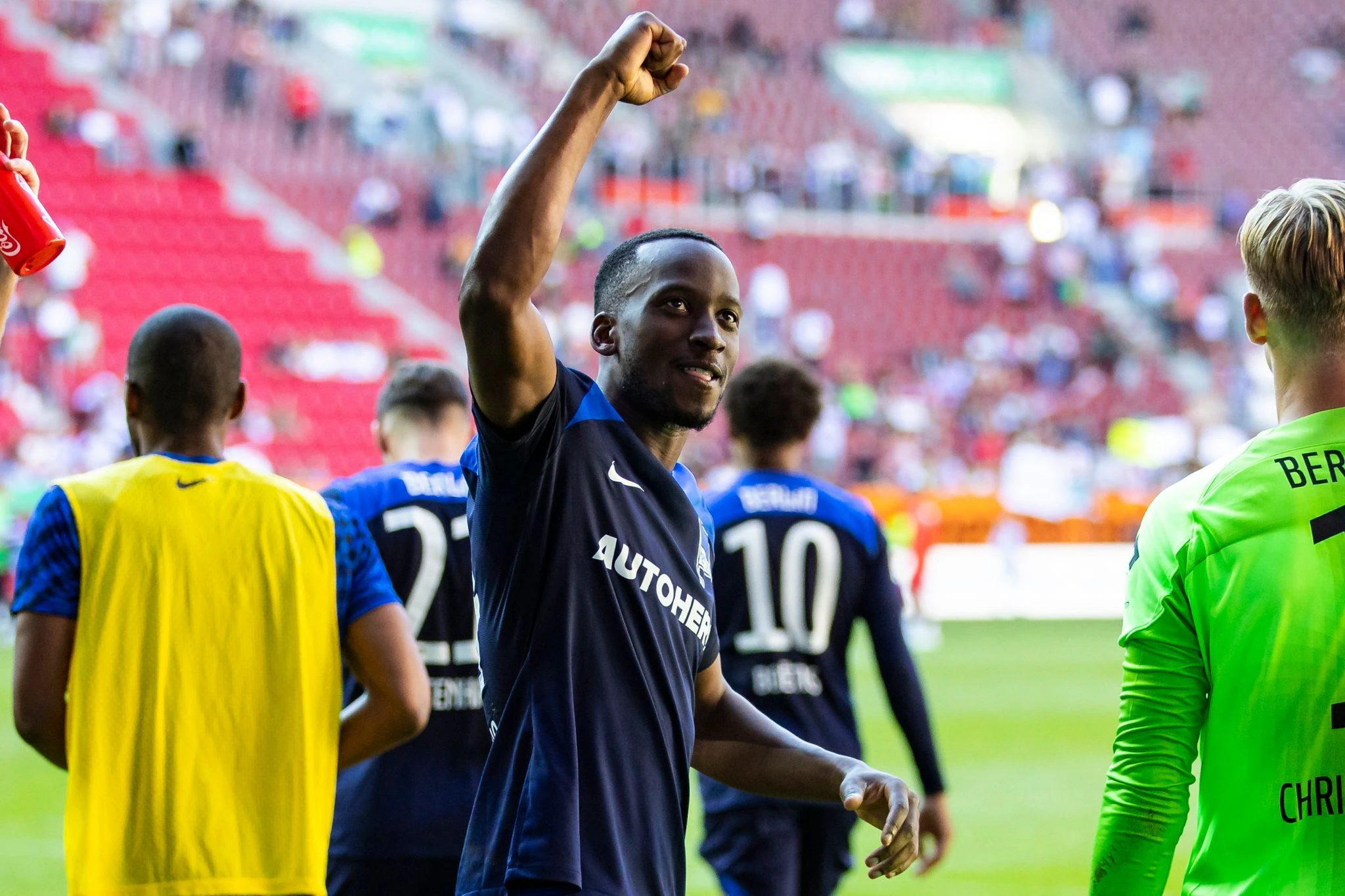 Dodi Lukebakio beim bisher einzigen Auswärtssieg der Saison in Augsburg.